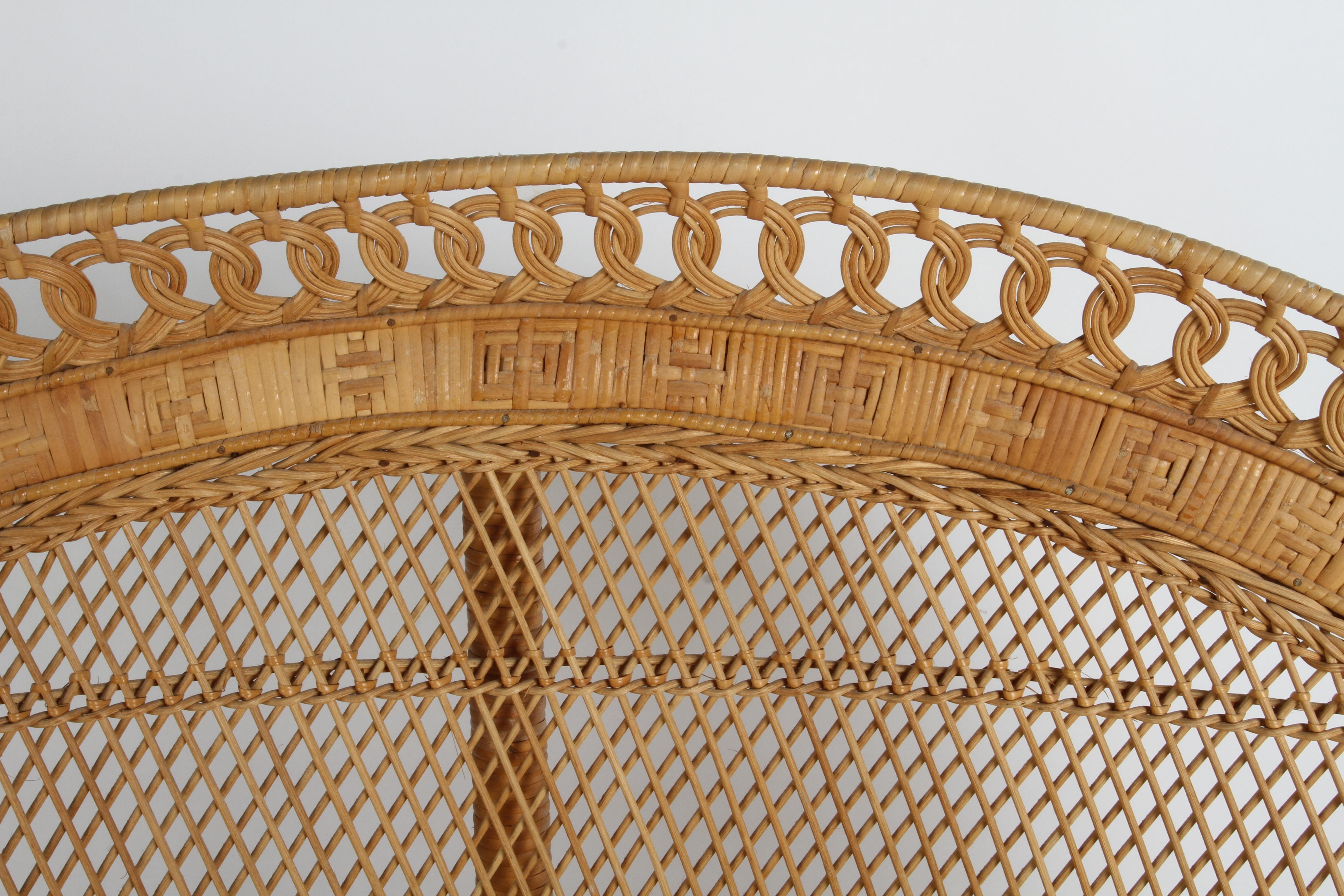 Vintage 1970s Rattan & Wicker Handcrafted Boho Chic Emmanuelle Peacock Chair For Sale 8