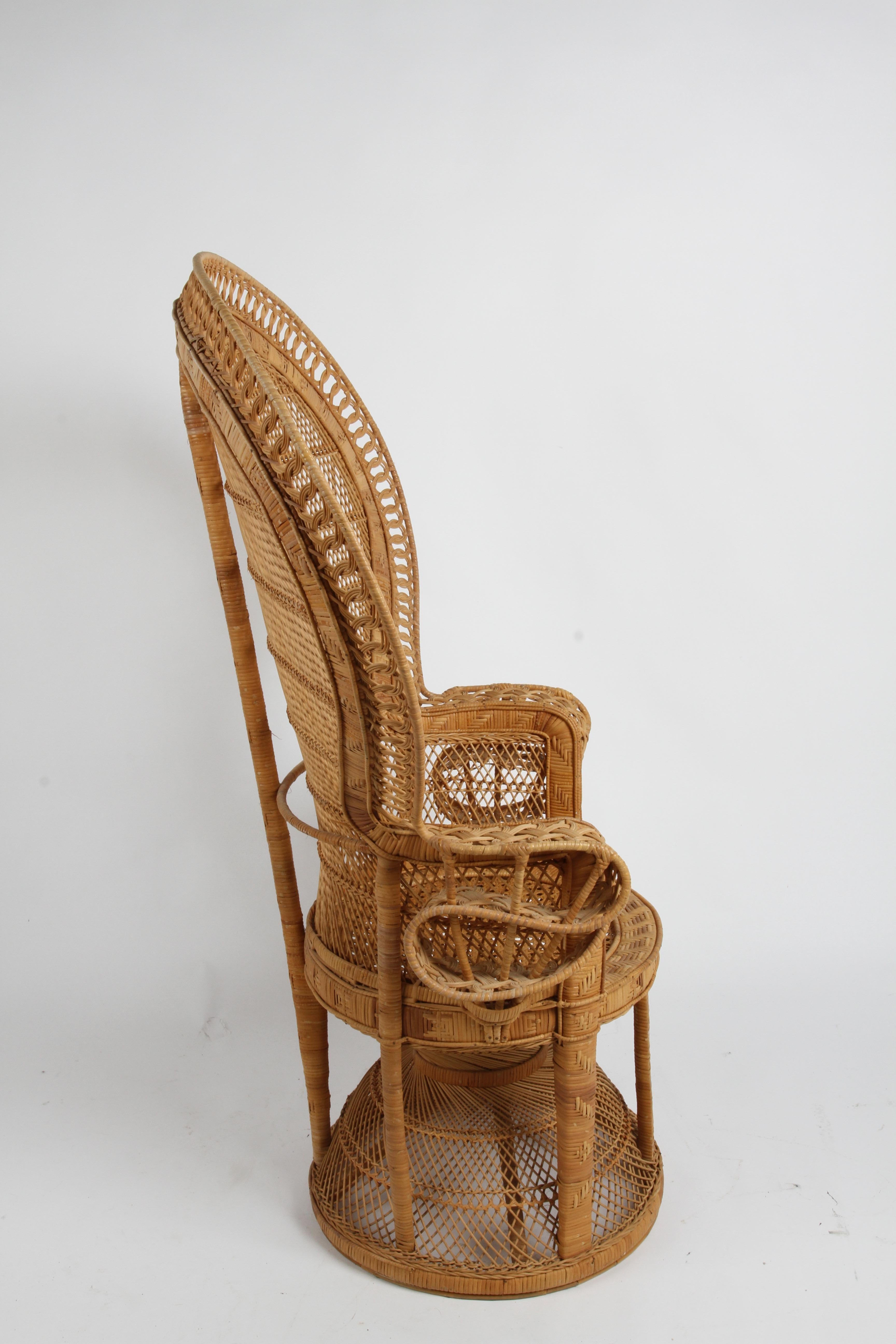 Chaise Emmanuelle paon vintage en rotin et osier, fabriquée à la main, style Boho Chic, années 1970 2