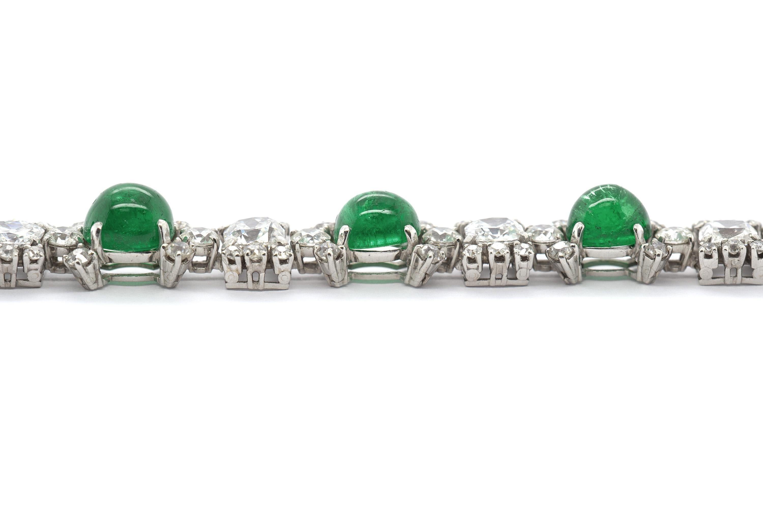 Vintage 1970er Raymond Yard Cabochon-Armband mit Smaragden und Diamanten im Zustand „Gut“ im Angebot in New York, NY