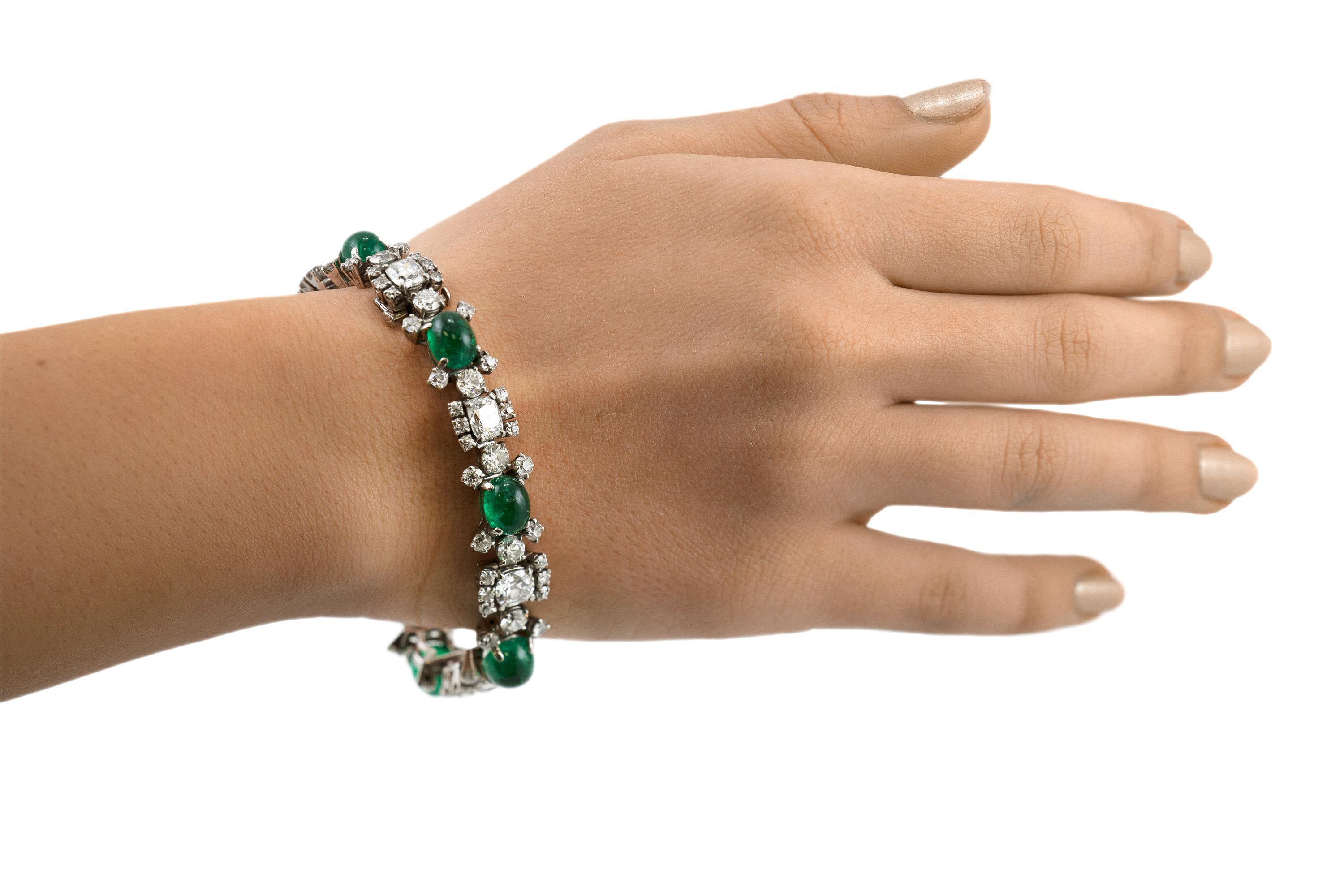 Vintage 1970er Raymond Yard Cabochon-Armband mit Smaragden und Diamanten Damen im Angebot