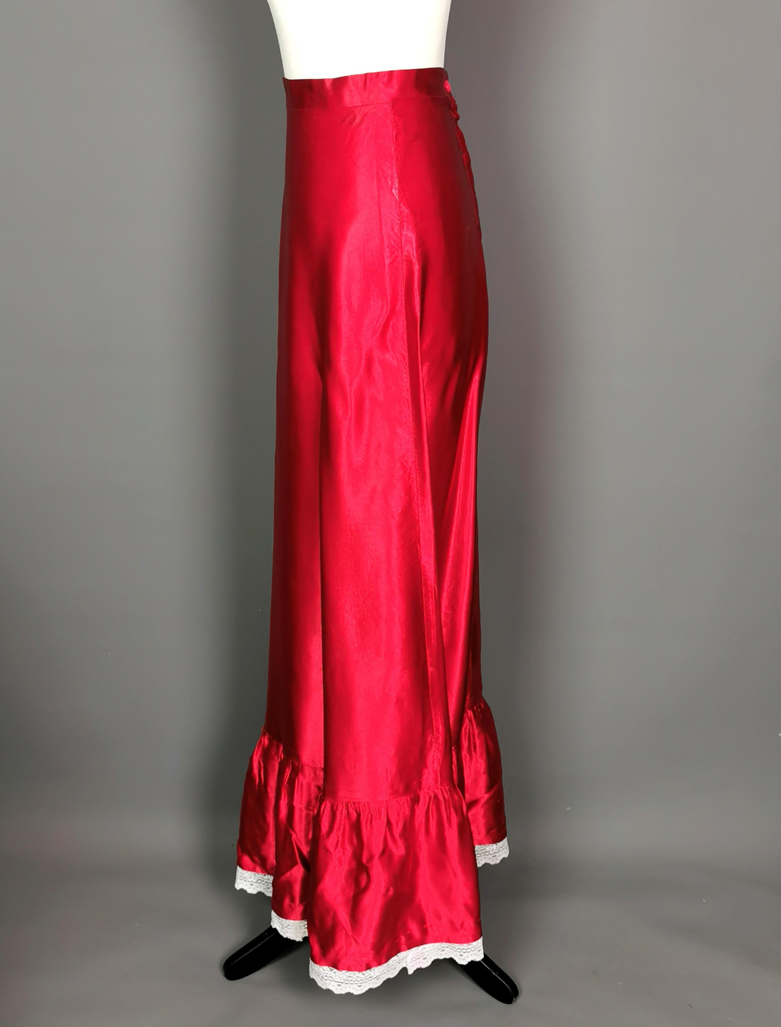 Vintage 1970s Red satin maxi skirt, Evening skirt  In Fair Condition In NEWARK, GB