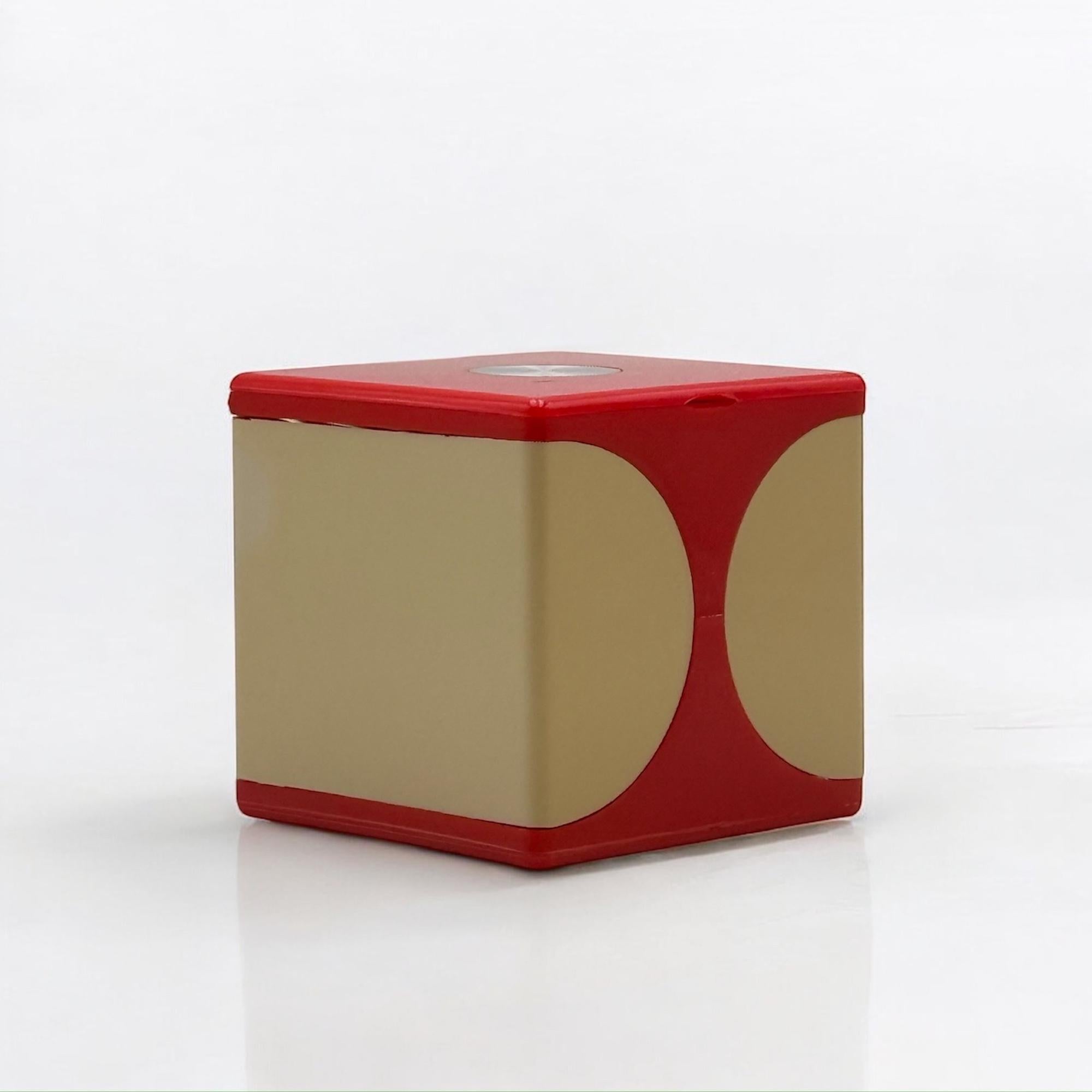 Ère spatiale Vintage 1970 Vanity Box rouge en plastique avec miroir - Space Age en vente