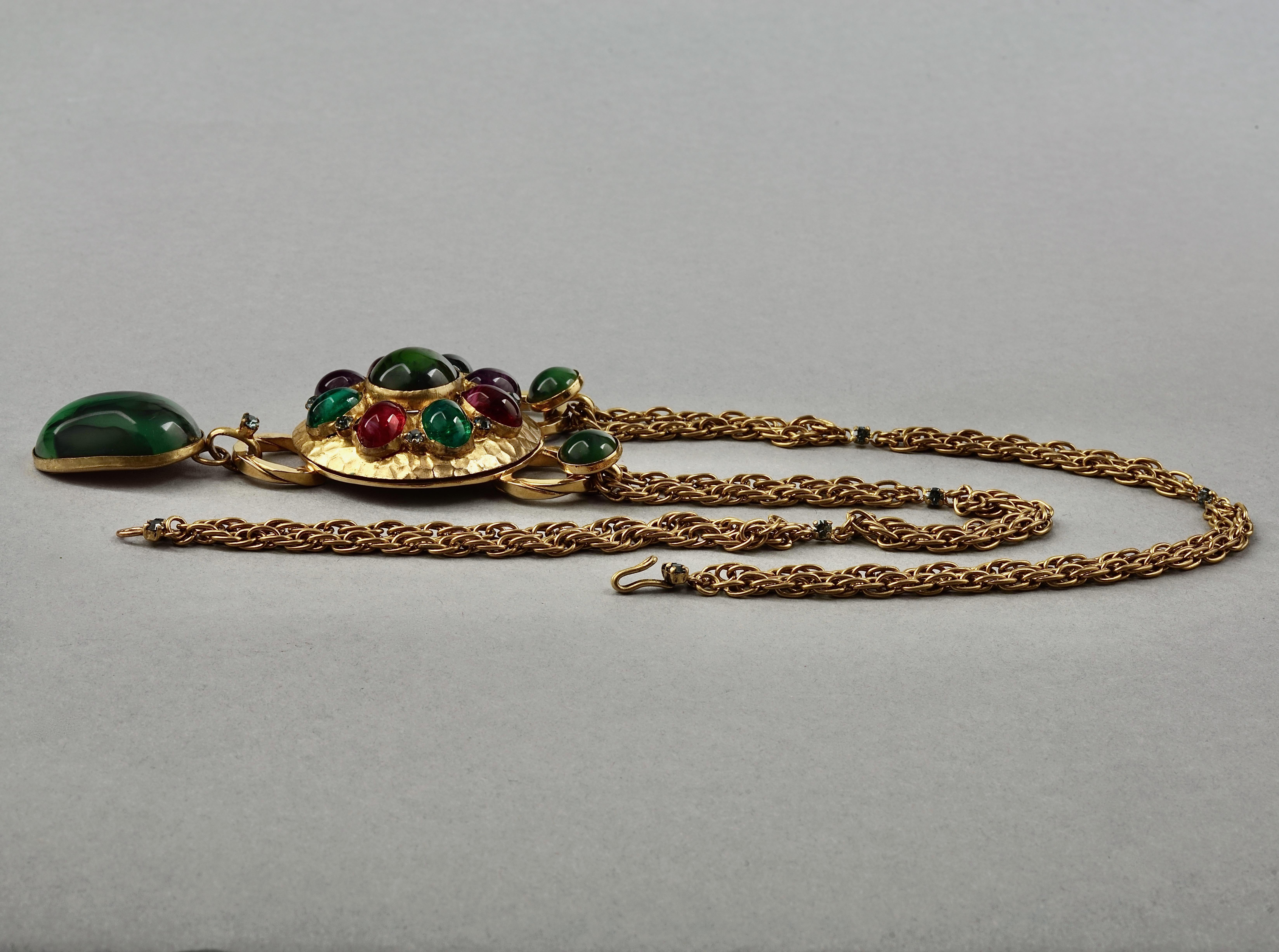 Vintage 1970s ROGER SCEMAMA Jeweled Glass Cabochons Medallion Necklace In Good Condition In Kingersheim, Alsace