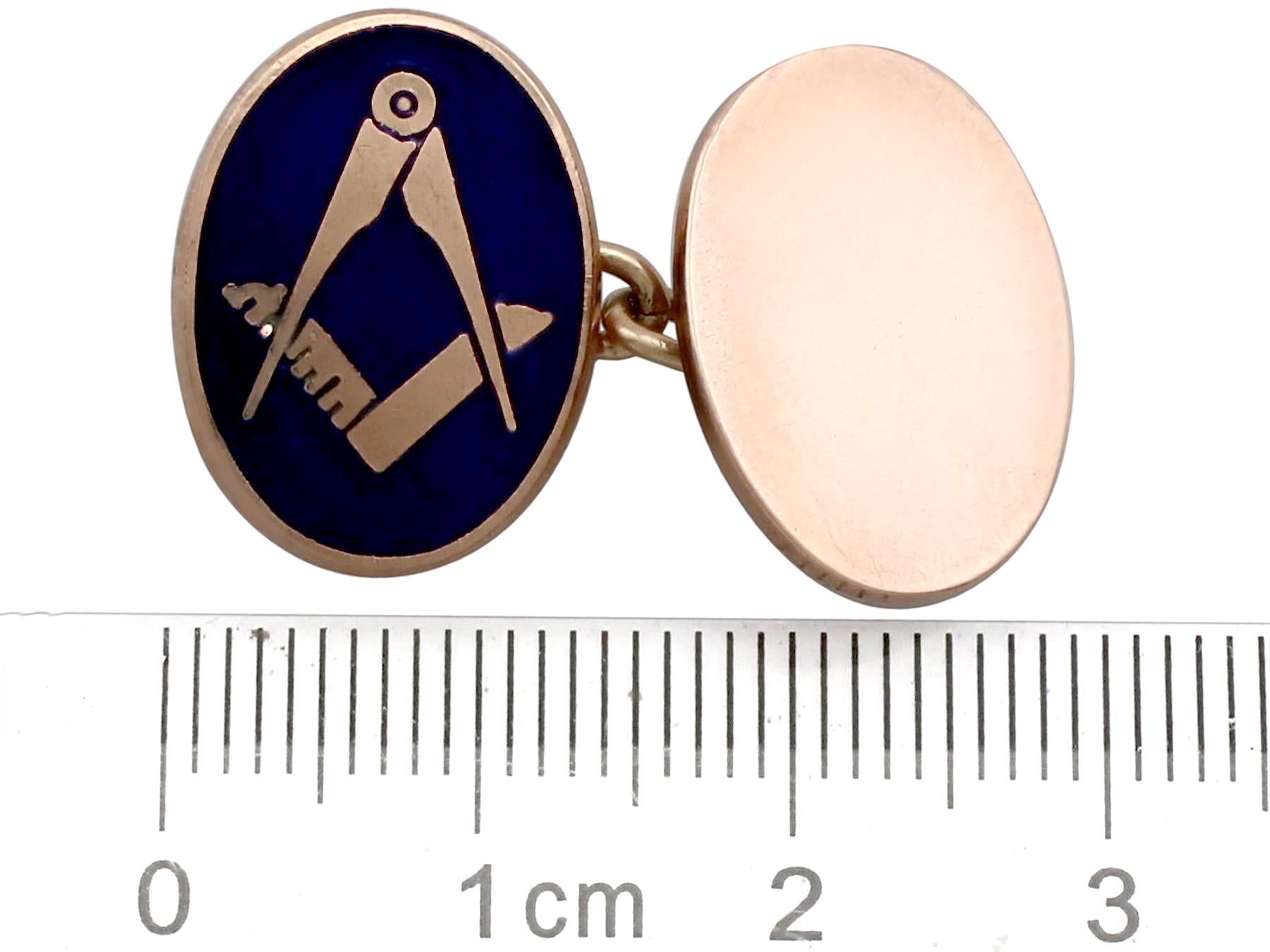 Boutons de manchette « Square and Compass » Freemasons des années 1970, en or rose et émail en vente 3
