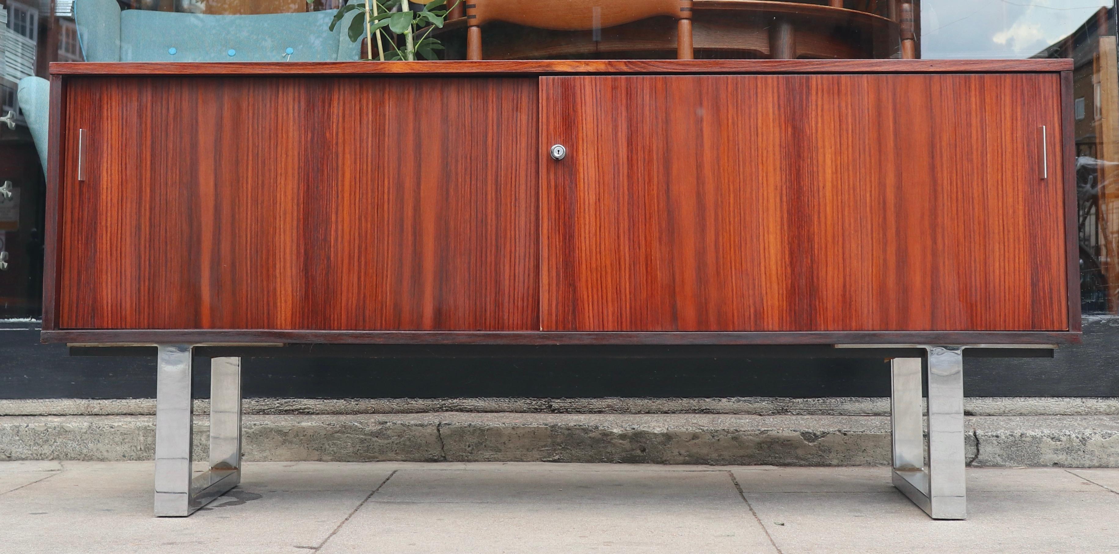 Vintage 1970s Rosewood and chrome sideboard/credenza  In Good Condition For Sale In London, GB
