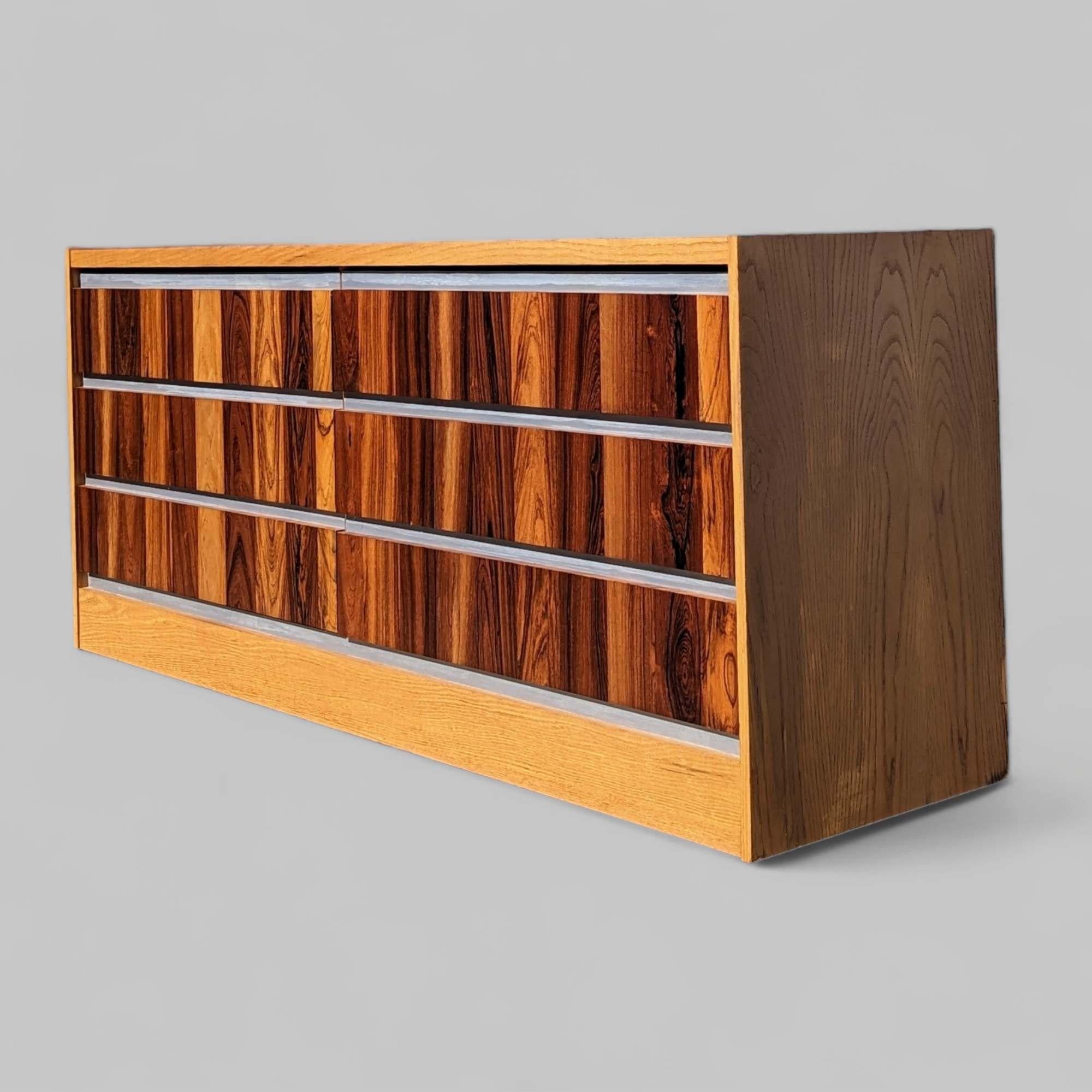Vintage 1970s Rosewood & Oak Dresser w/ Chrome Accents - Made in Canada, MCM In Good Condition For Sale In Rancho Cucamonga, CA