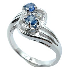 Vintage 1970s Round Cut Blue Sapphire & Diamond Two‑Stone Ring in White Gold