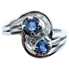 Vintage 1970s Round Cut Blue Sapphire & Diamond Two‑Stone Ring in White Gold