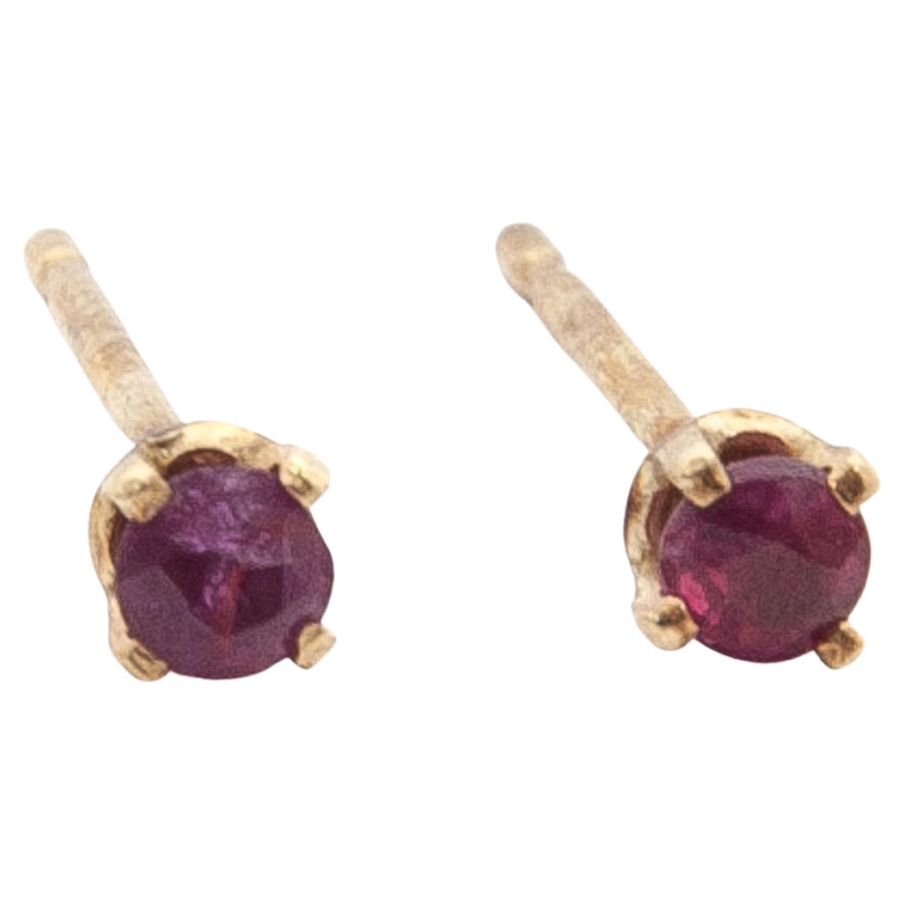 Pendientes vintage de oro amarillo de 14 quilates con rubí de los años 70