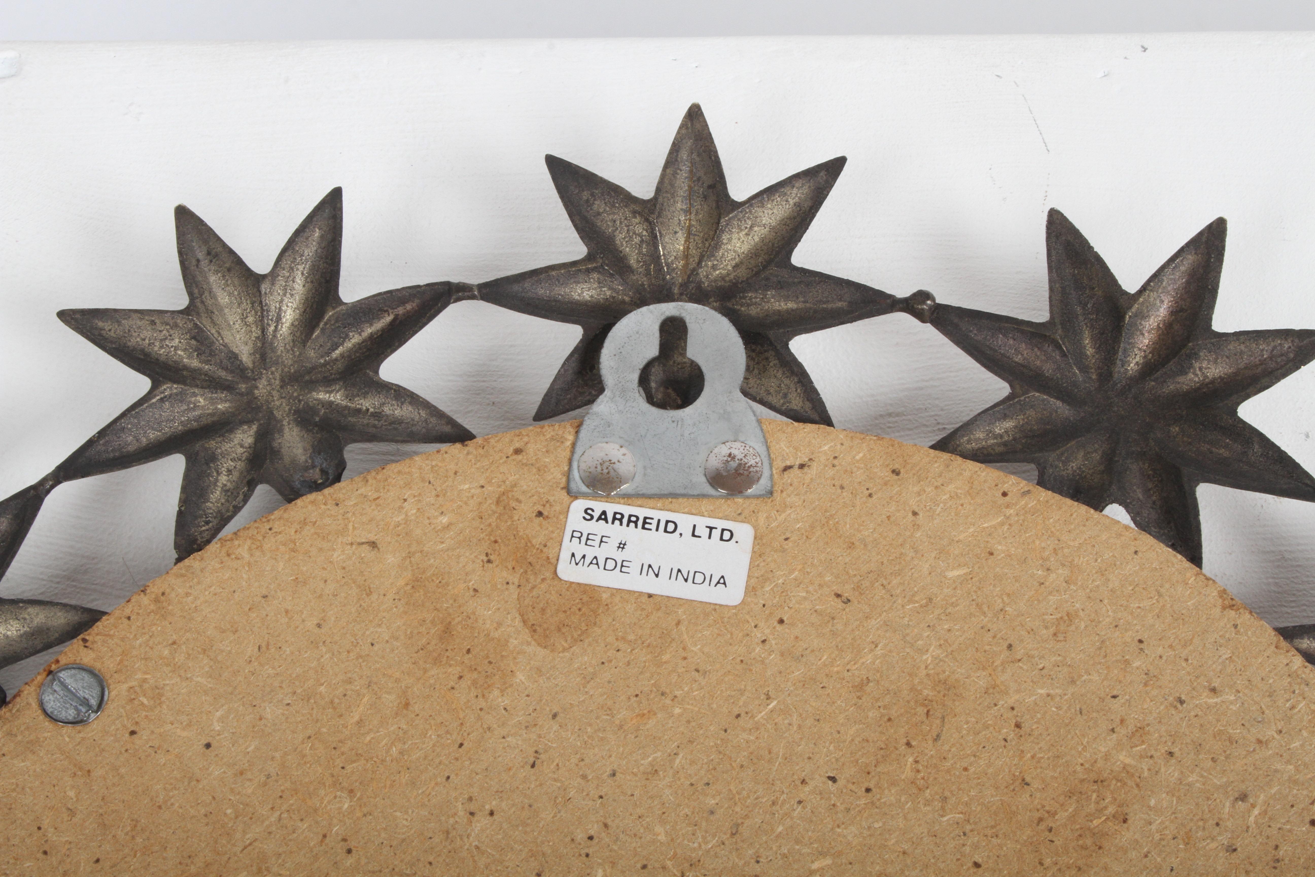 Specchio d'ottone per vanità rotondo Sarreid vintage degli anni '70 con motivo a stella Repousse in vendita 4