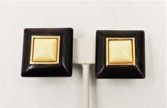 Vintage 1970s Signed Trifari Goldtone Brown & Ivory Lucite Square Clip Earrings