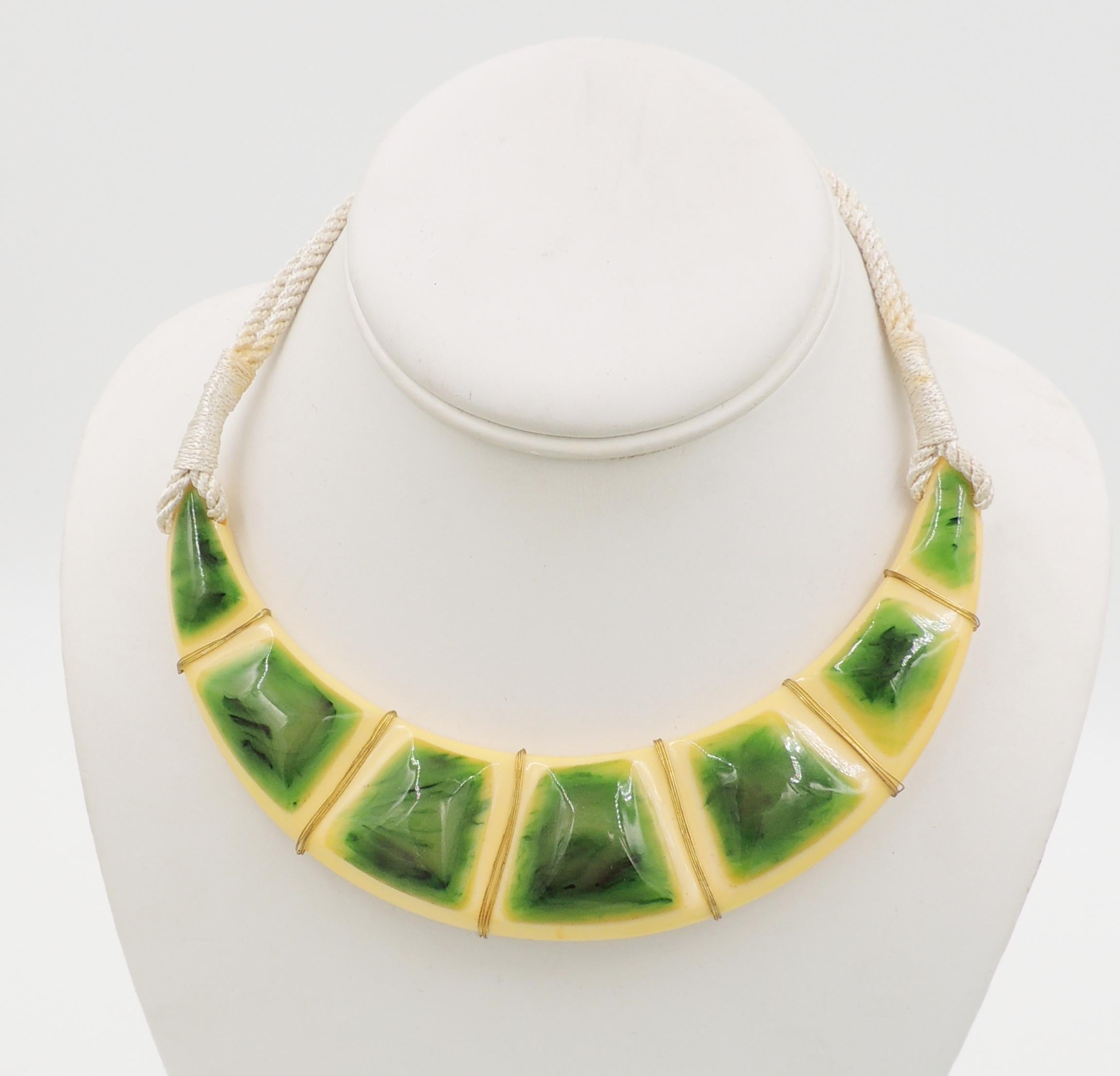 Vintage 1970s Signed Valentino Wrapped Green & Ivory Lucite Collar Necklace For Sale 1