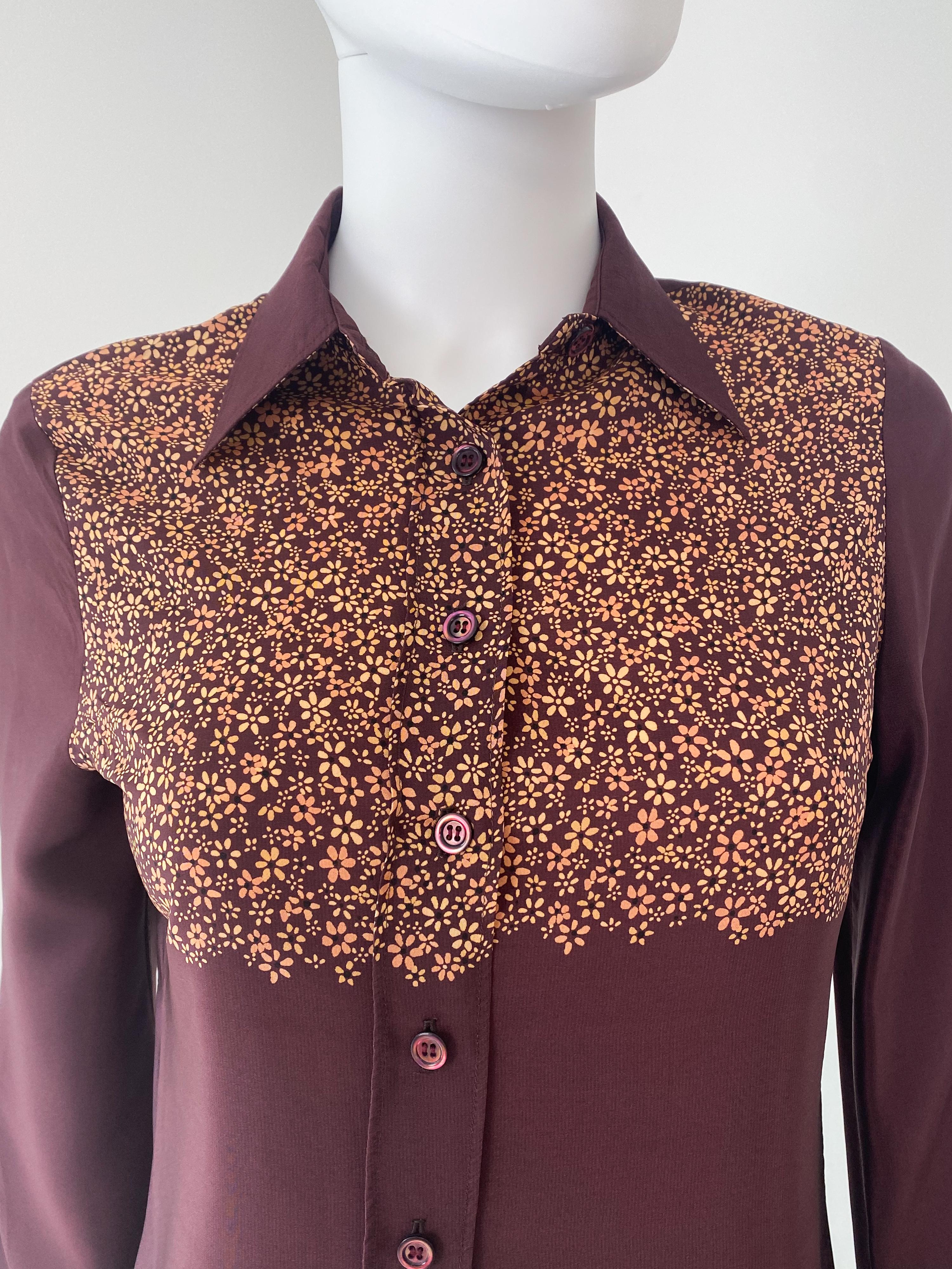 Black Vintage 1970s Silk Blouse Top Purple Plum Flowers Print Size 6 For Sale