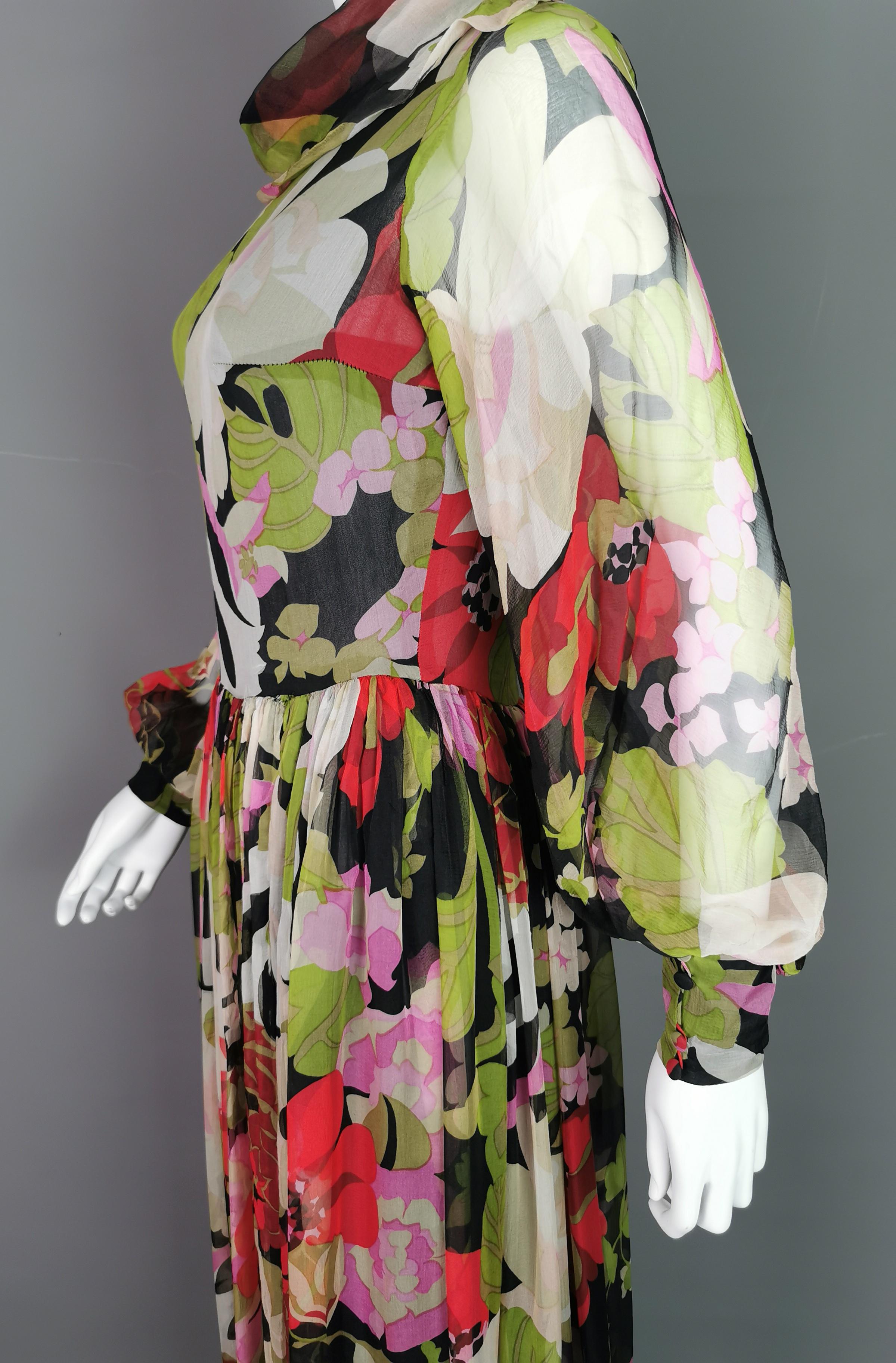 Vintage 1970s silk Georgette floral print dress  For Sale 9