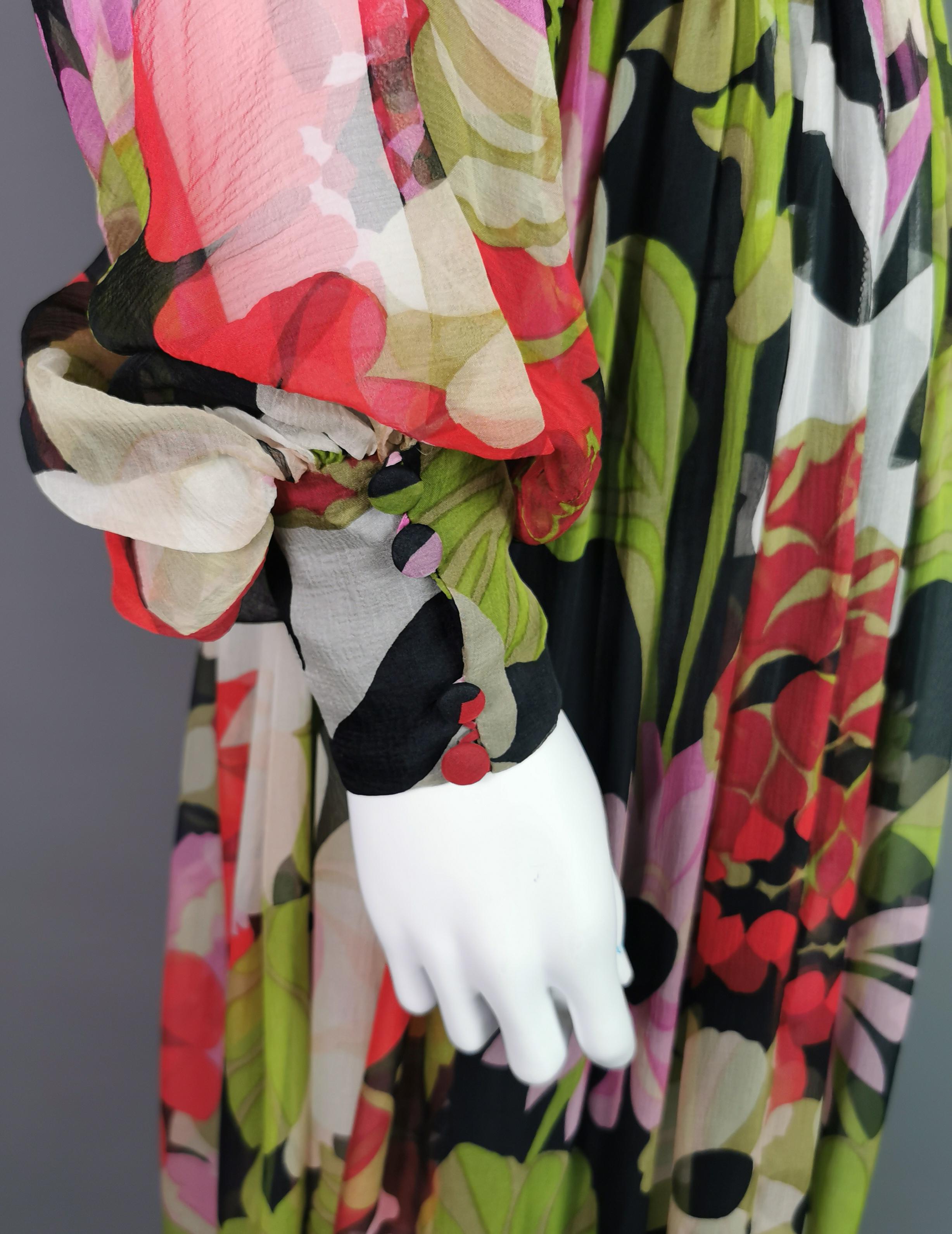 Vintage 1970er Jahre Seide Georgette Kleid mit Blumendruck aus Seide  im Angebot 3