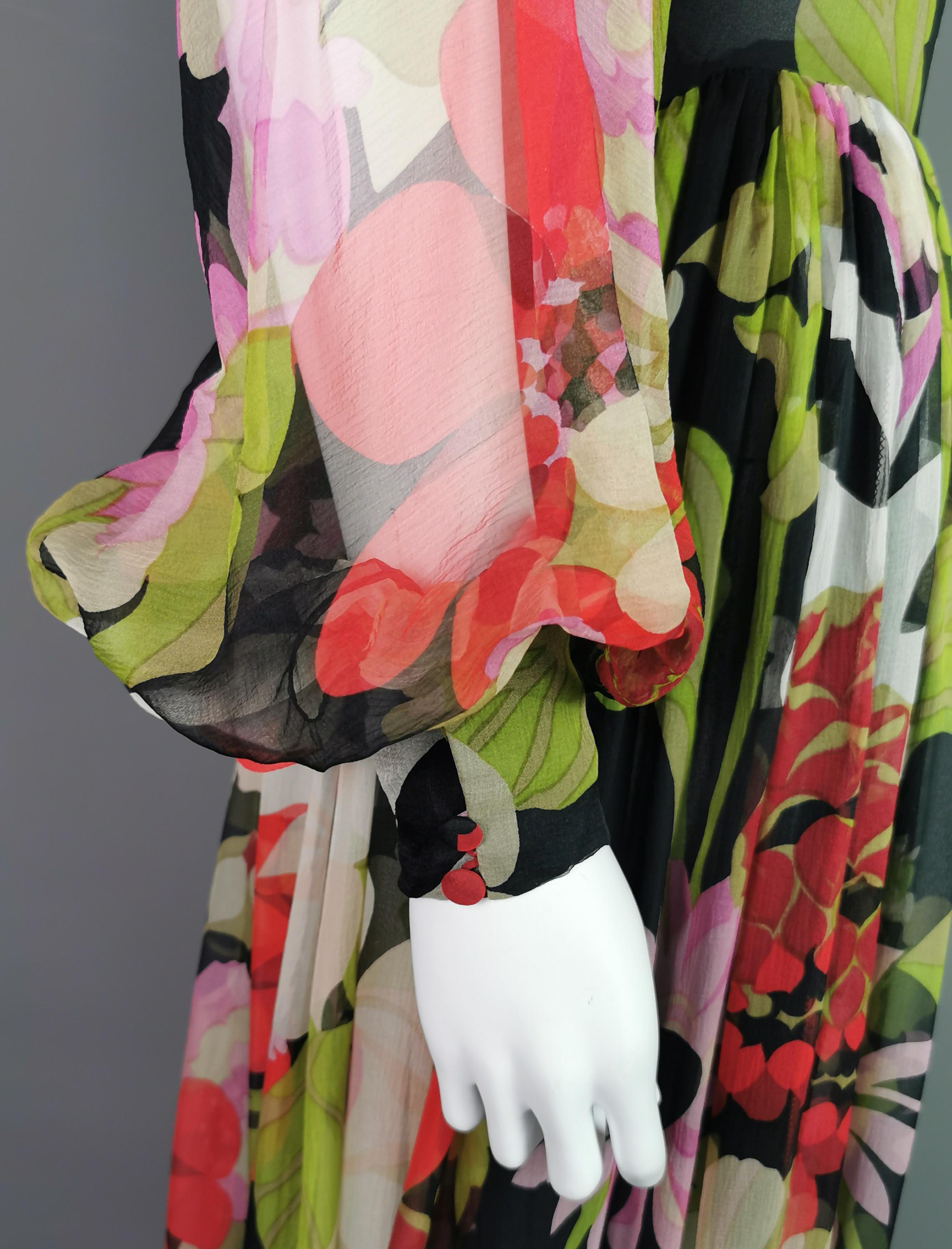 Vintage 1970er Jahre Seide Georgette Kleid mit Blumendruck aus Seide  im Angebot 4