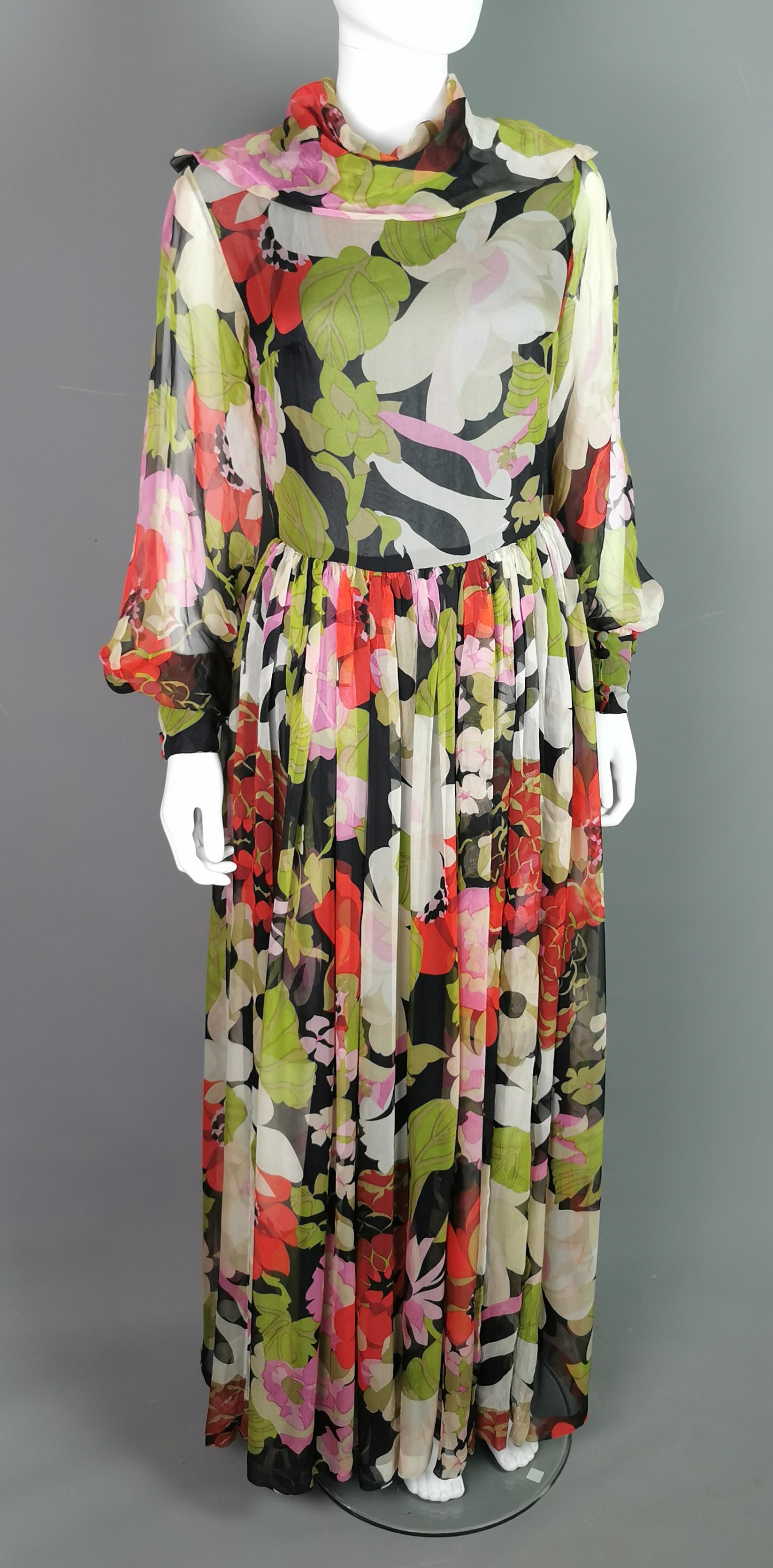 Vintage 1970s silk Georgette floral print dress  For Sale 5