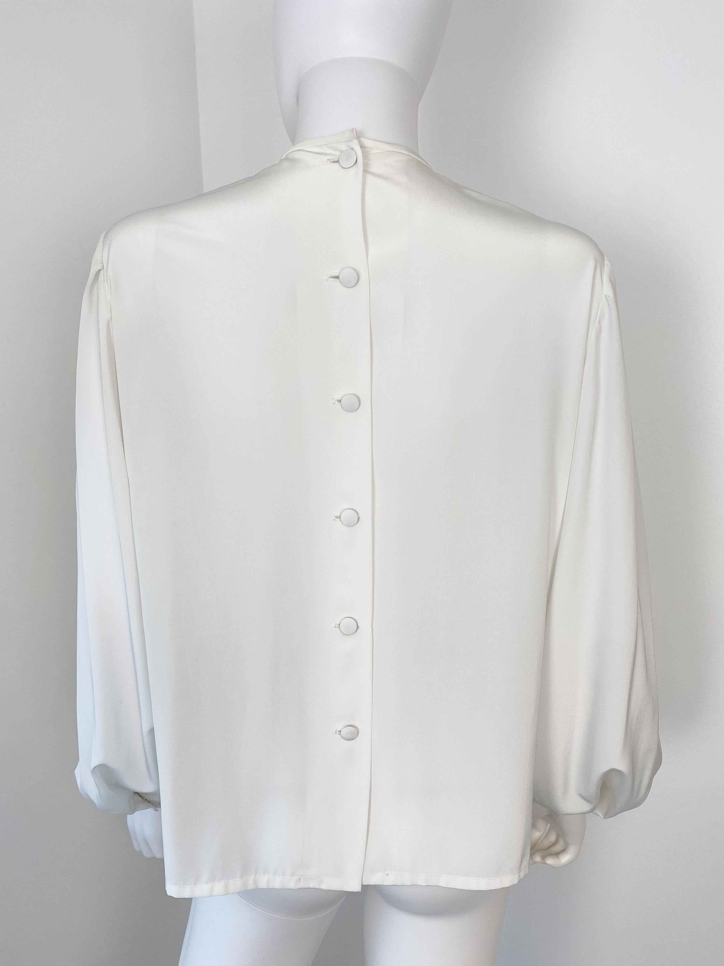 Vintage 1970s Silky Polyester Blouse Top White Origami Pleat Size 10/12 For Sale 5