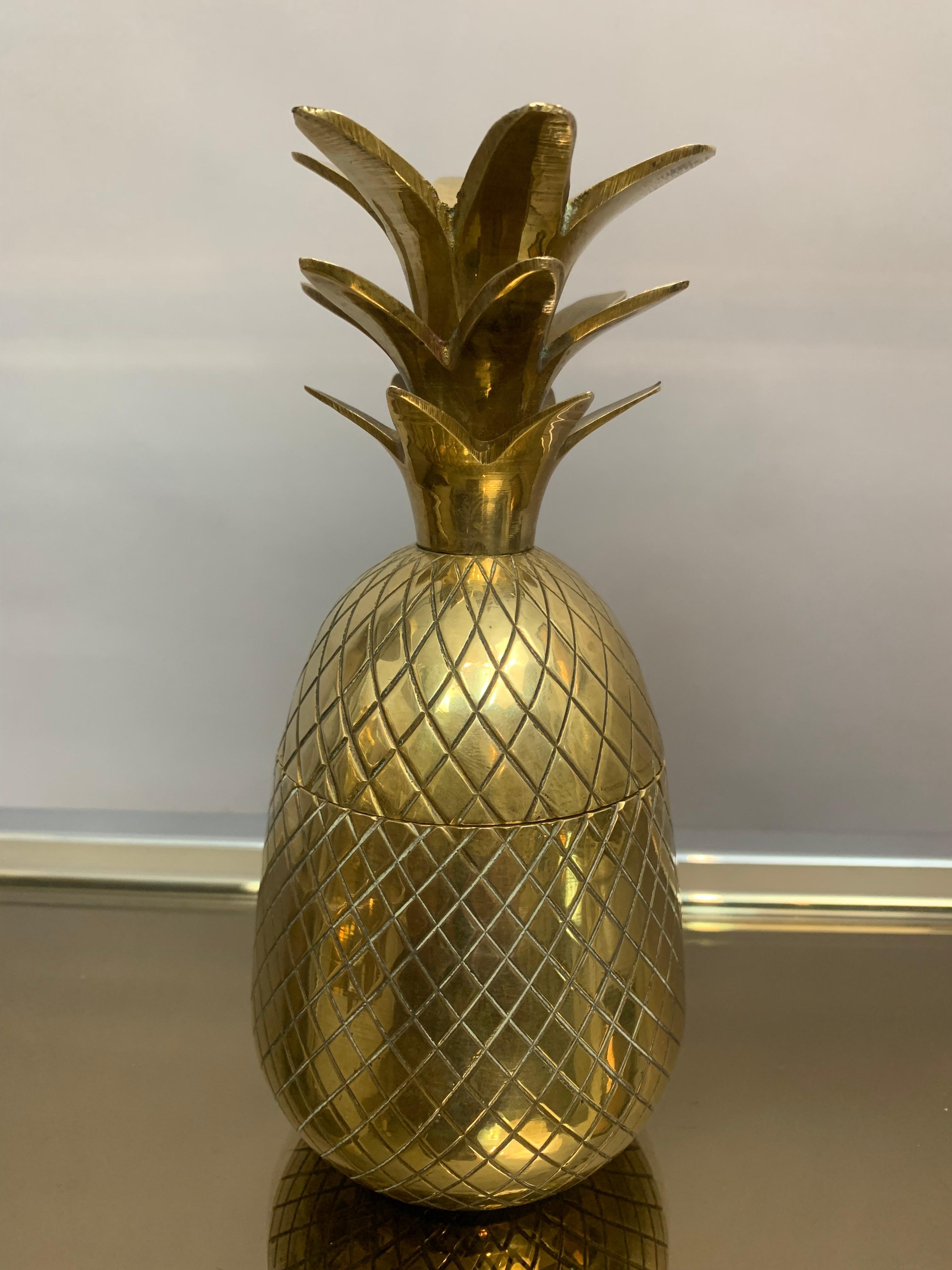 Vintage 1970s Small Solid Brass Hollywood Regency Pineapple Trinket Box In Good Condition In London, GB