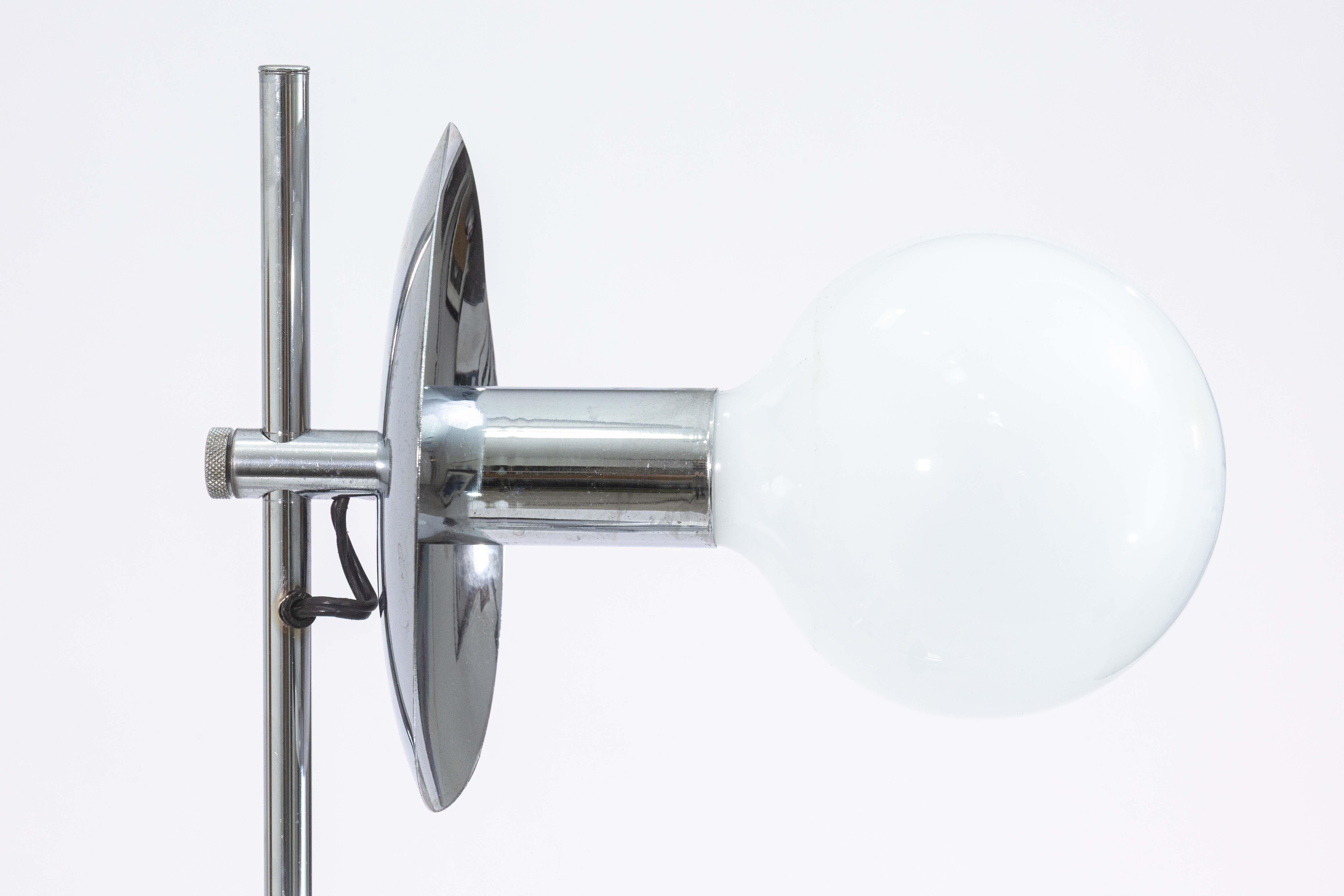 Mid-Century Modern Vintage 1970s Space Age 3 Head Chrome Table Lamp For Sale