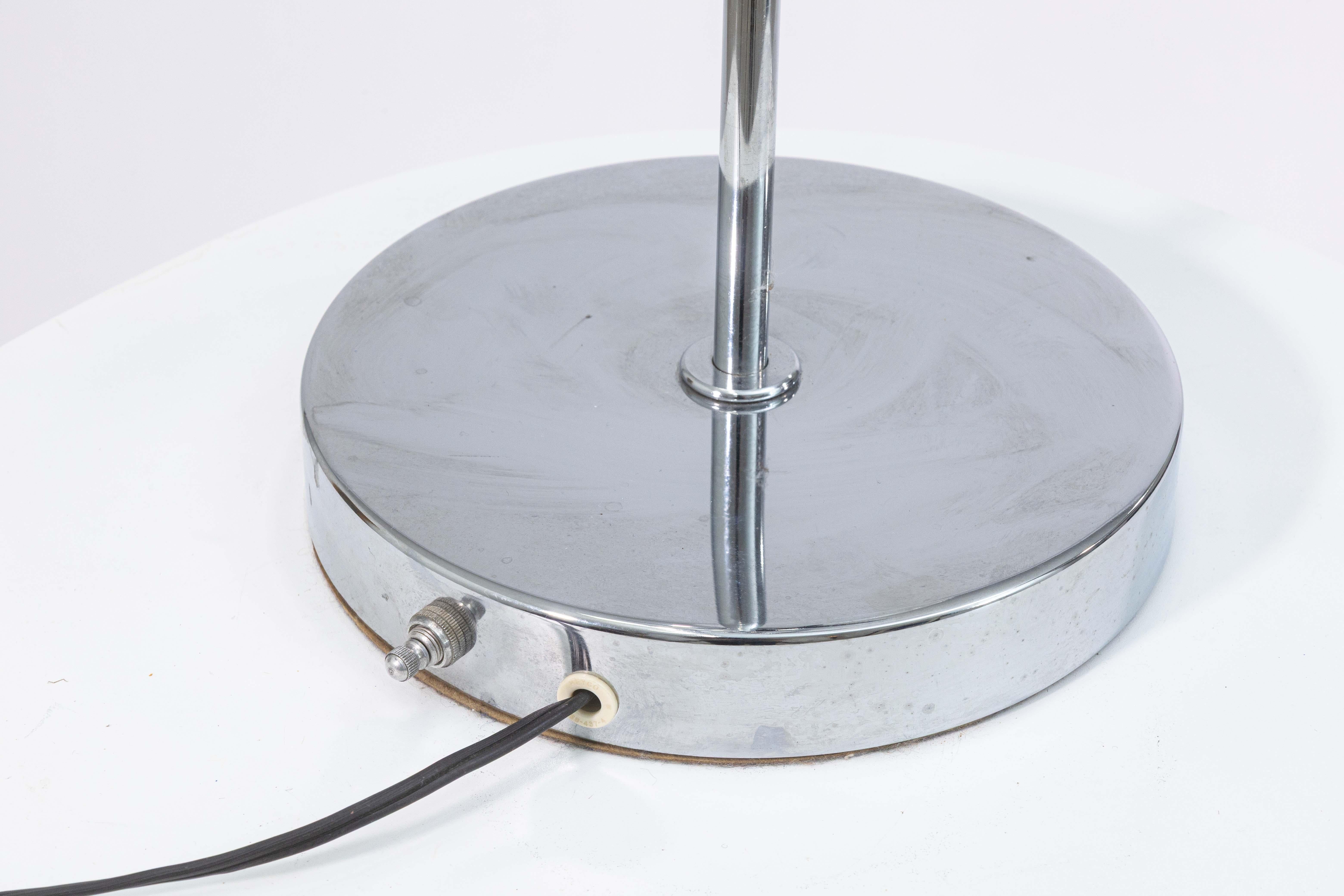 Late 20th Century Vintage 1970s Space Age 3 Head Chrome Table Lamp For Sale
