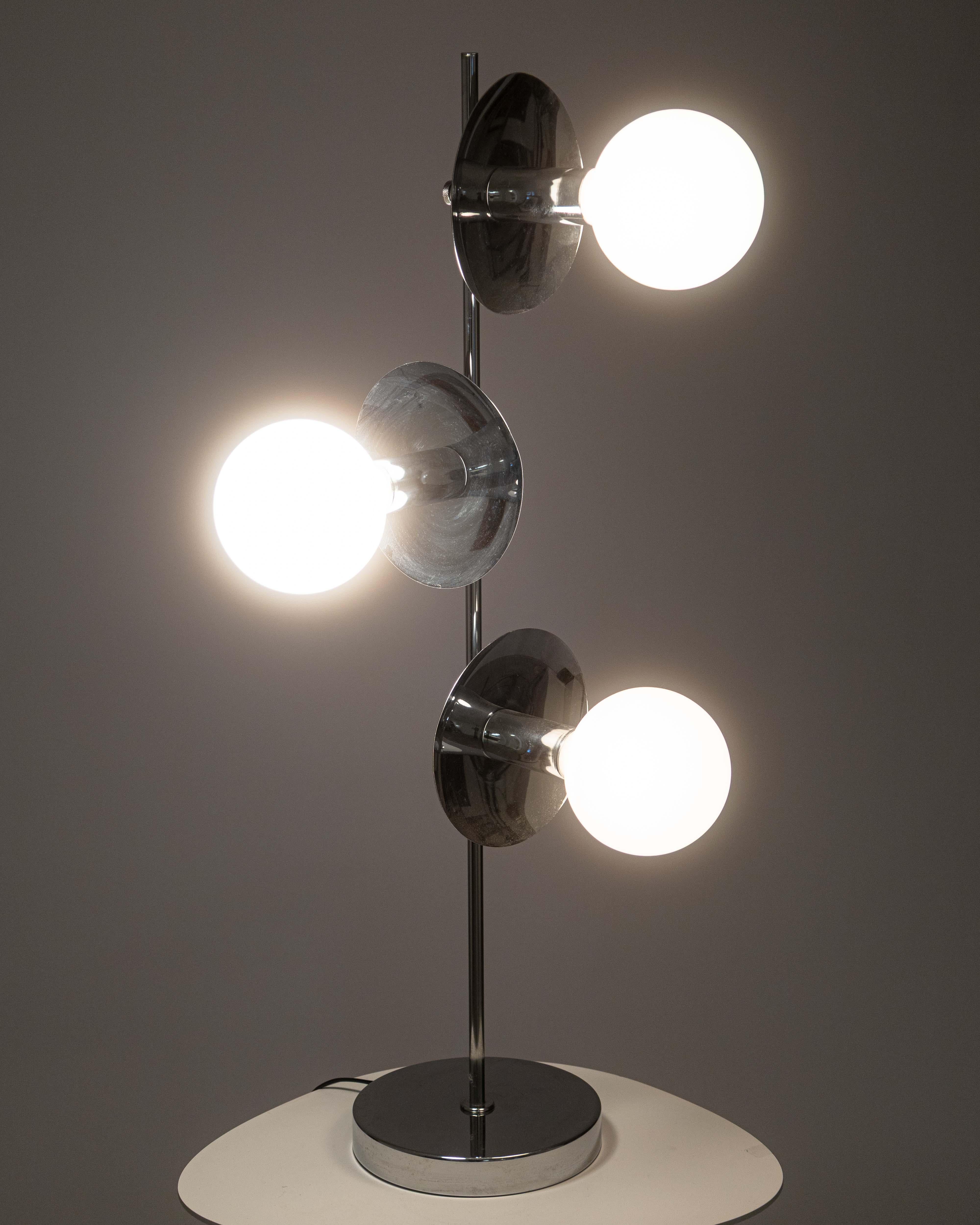Vintage 1970s Space Age 3 Head Chrome Table Lamp For Sale 1