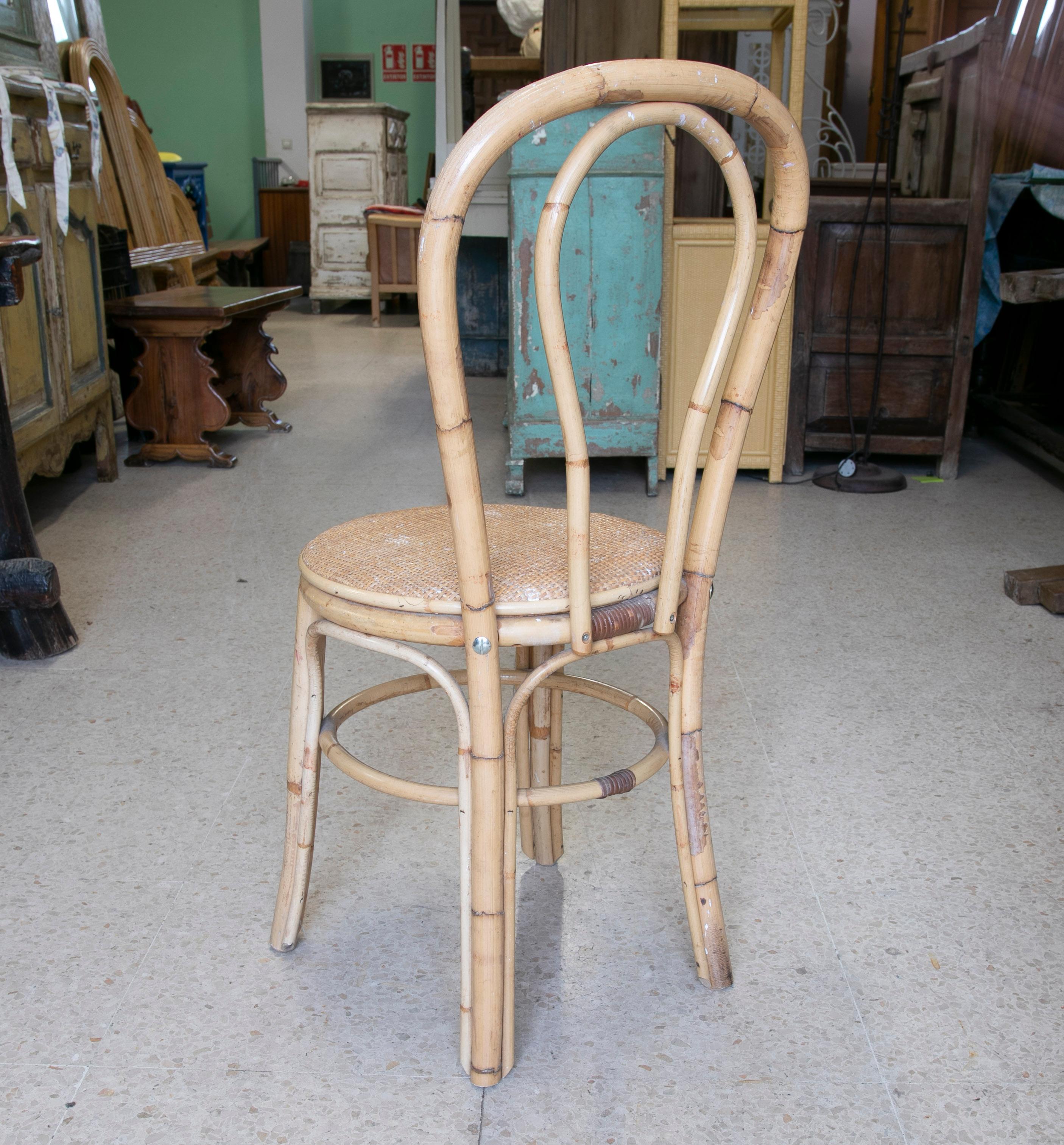Spanischer gewebter Stuhl aus Korbweide und Bambus aus den 1970er Jahren im Angebot 1