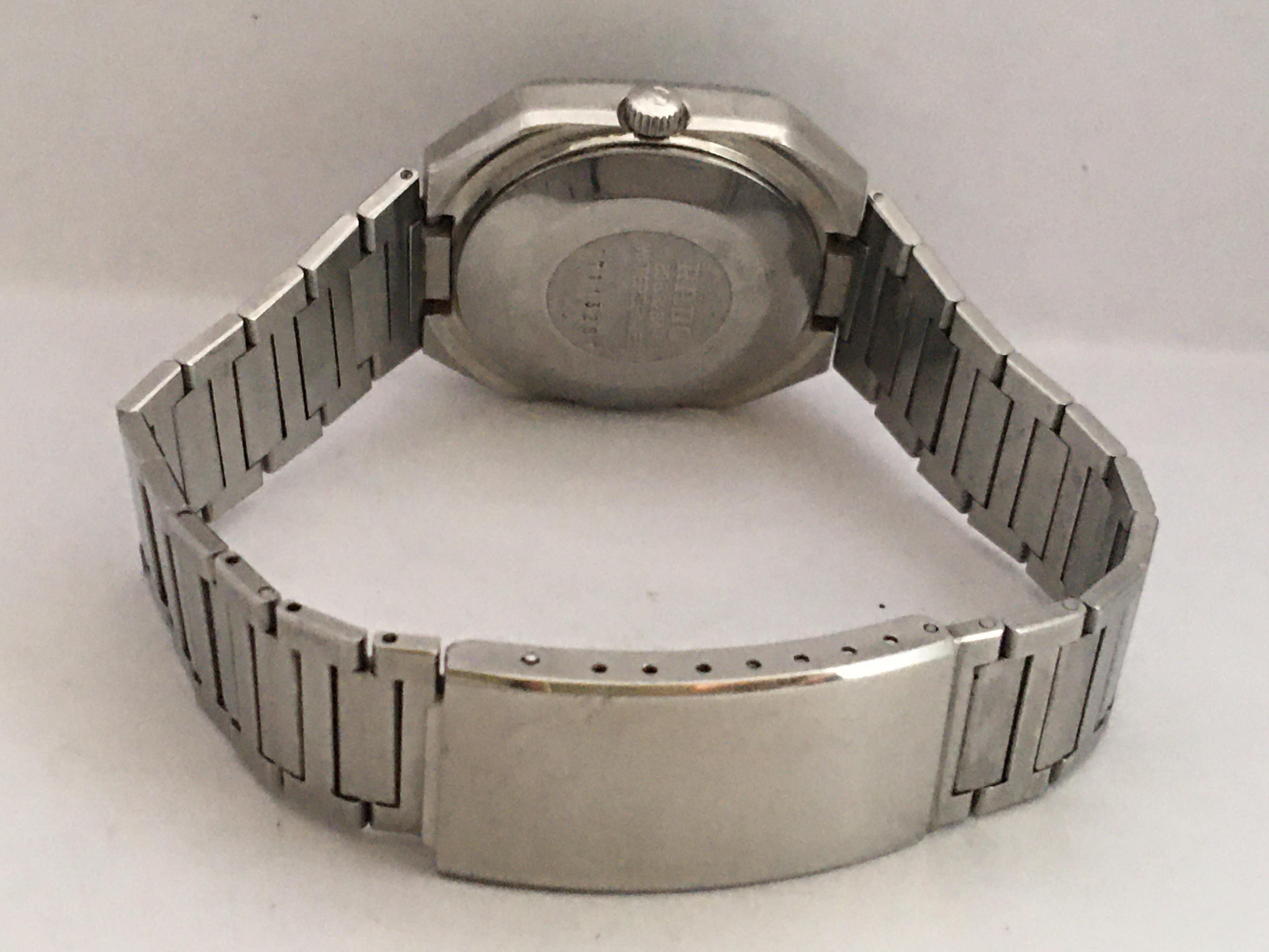 Women's or Men's Vintage 1970s Stainless Steel RADO Voyager Automatic Watch
