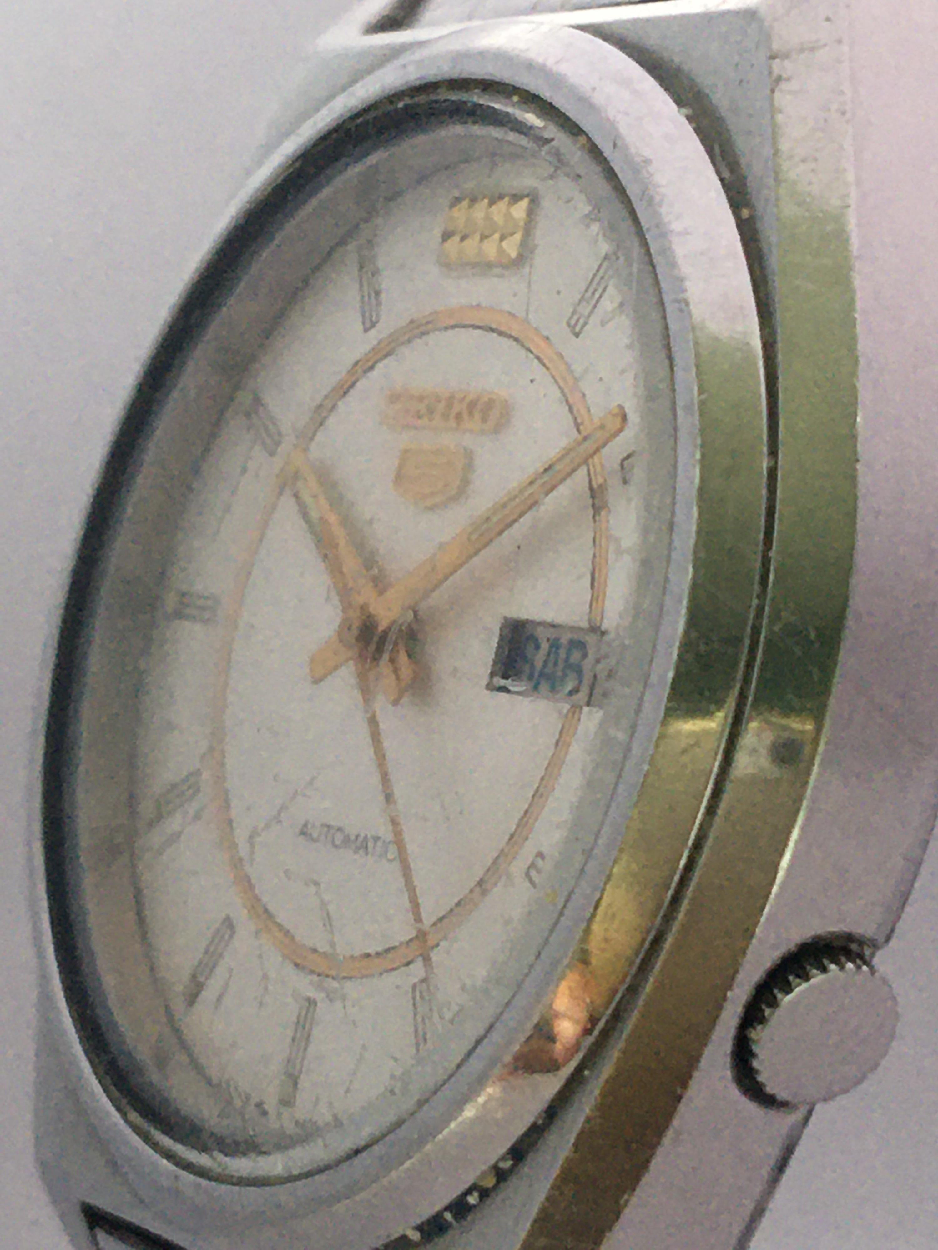 Vintage 1970s Stainless Steel Seiko 5 Automatic Gents Watch For Sale 1