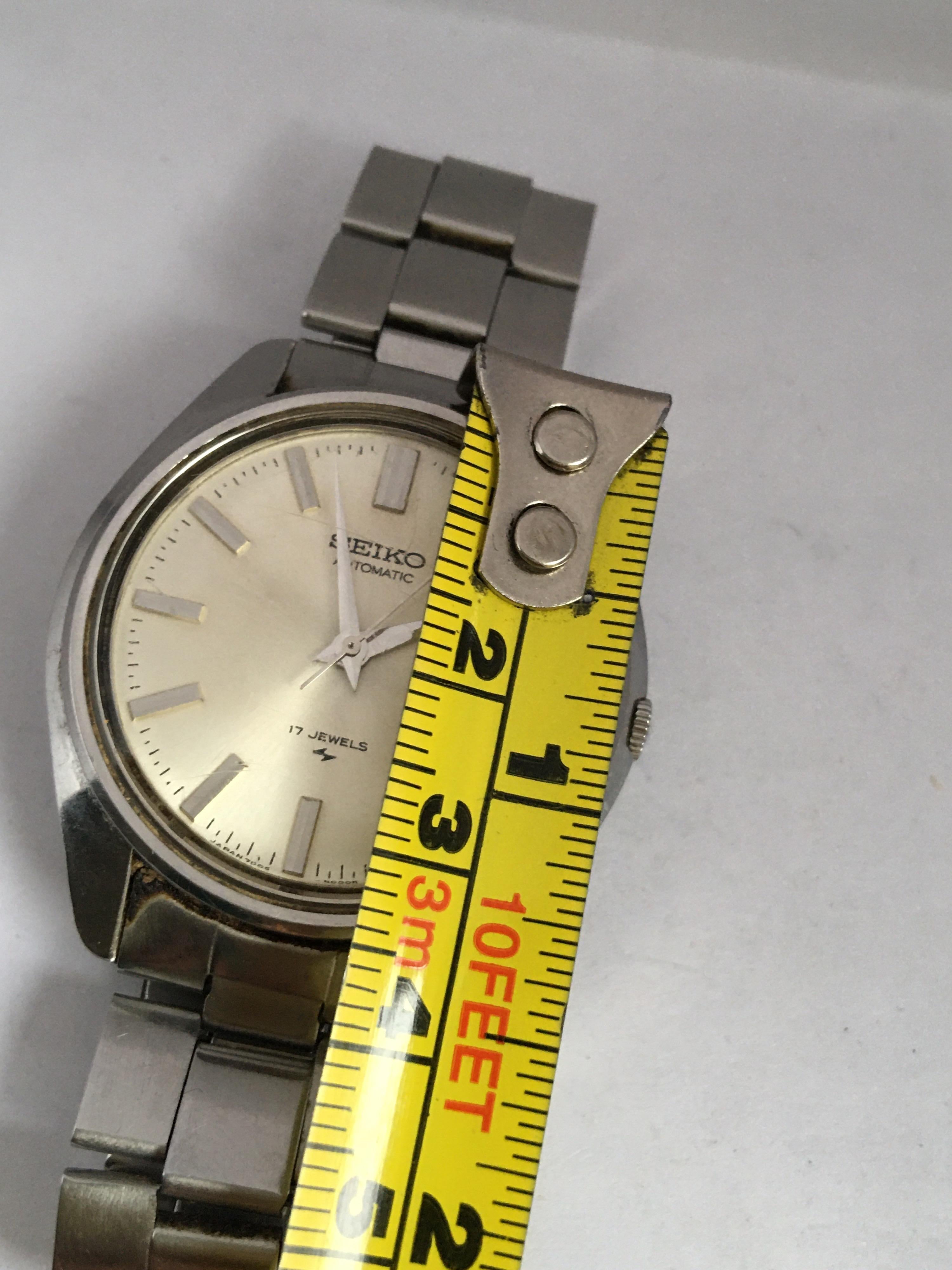 Women's or Men's Vintage 1970s Stainless Steel Seiko Automatic Wristwatch