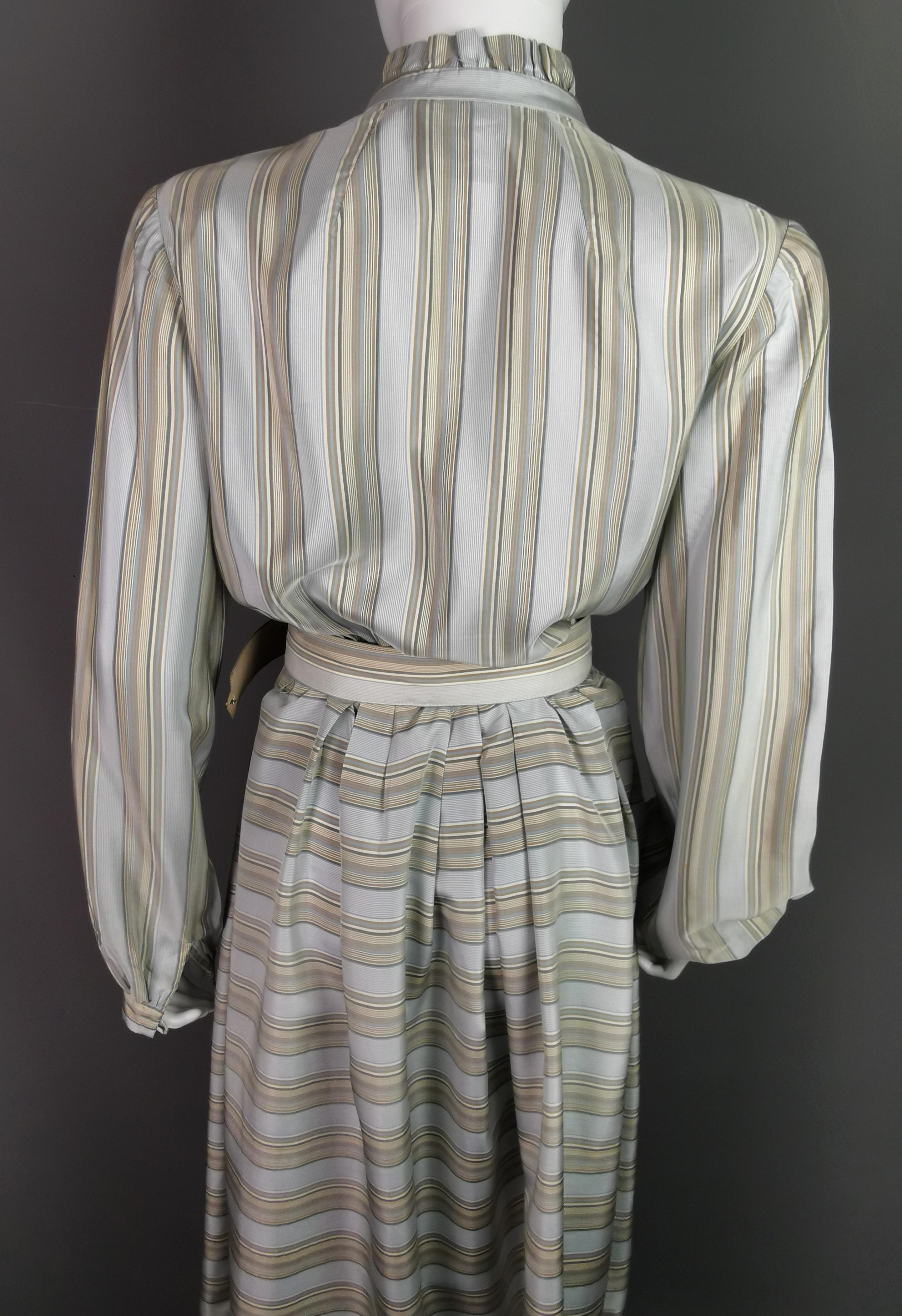 Vintage 1970s Striped silk shirtwaist dress, Maureen Baker  For Sale 8