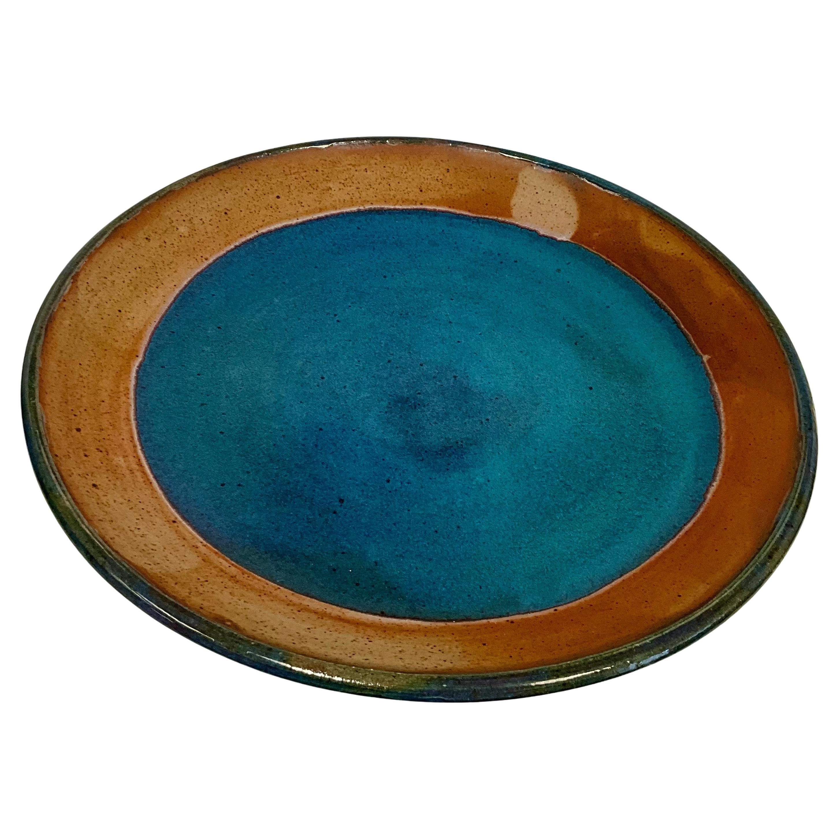 Chargeur Vintage 1970 Studio Pottery - Signé Portland Pottery - Brown et Blu en vente