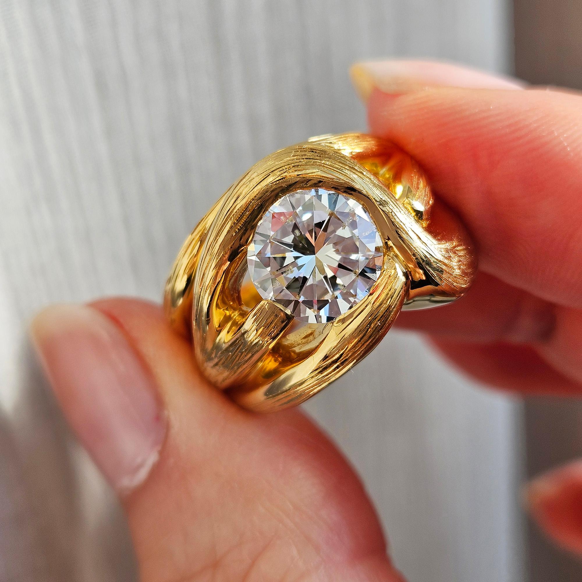 Verlobungsring aus 14 Karat Gelbgold mit GIA 2,02 Karat Diamant im Vintage-Stil der 1970er Jahre im Angebot 9