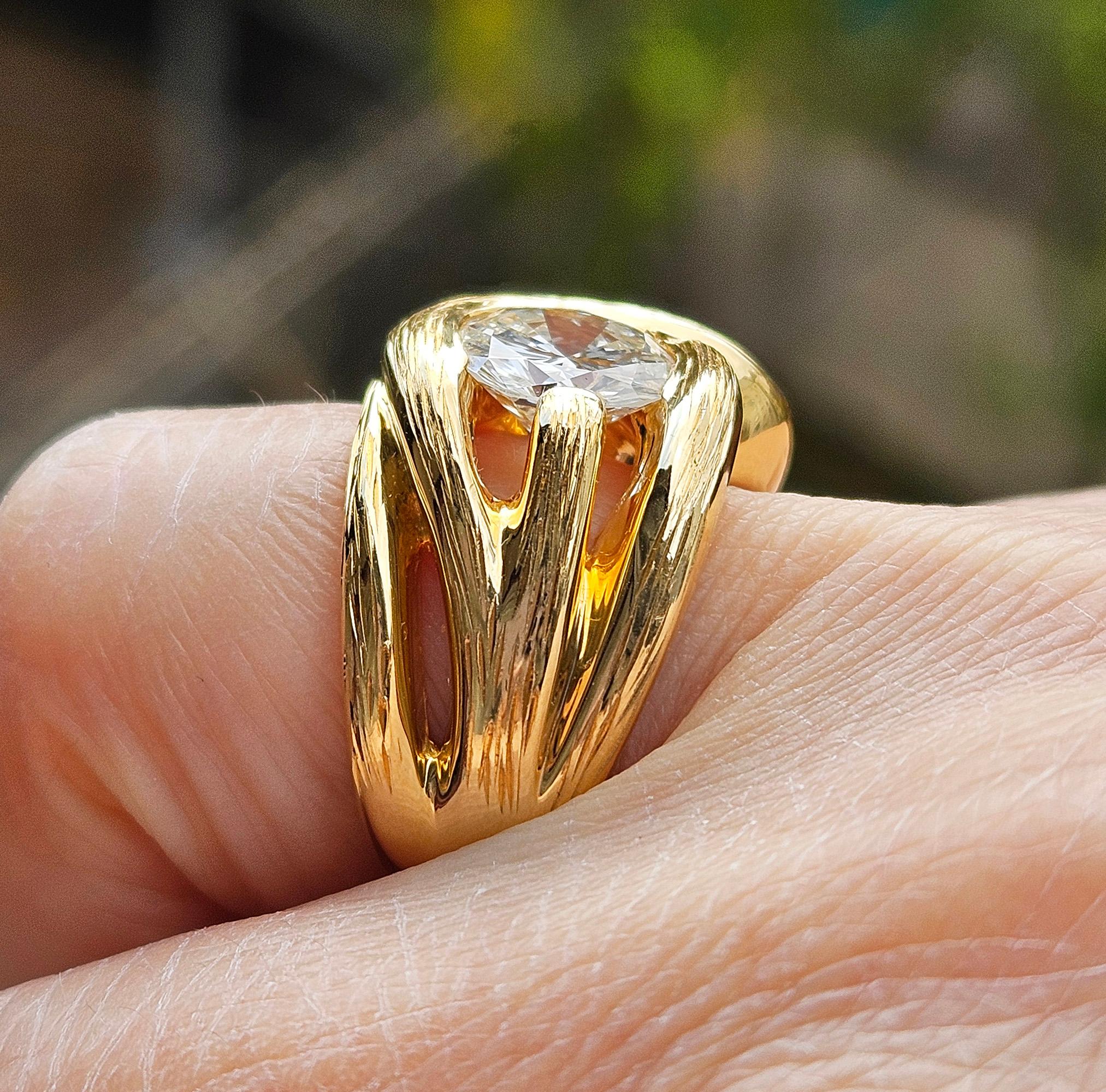 Verlobungsring aus 14 Karat Gelbgold mit GIA 2,02 Karat Diamant im Vintage-Stil der 1970er Jahre im Zustand „Neu“ im Angebot in New York, NY