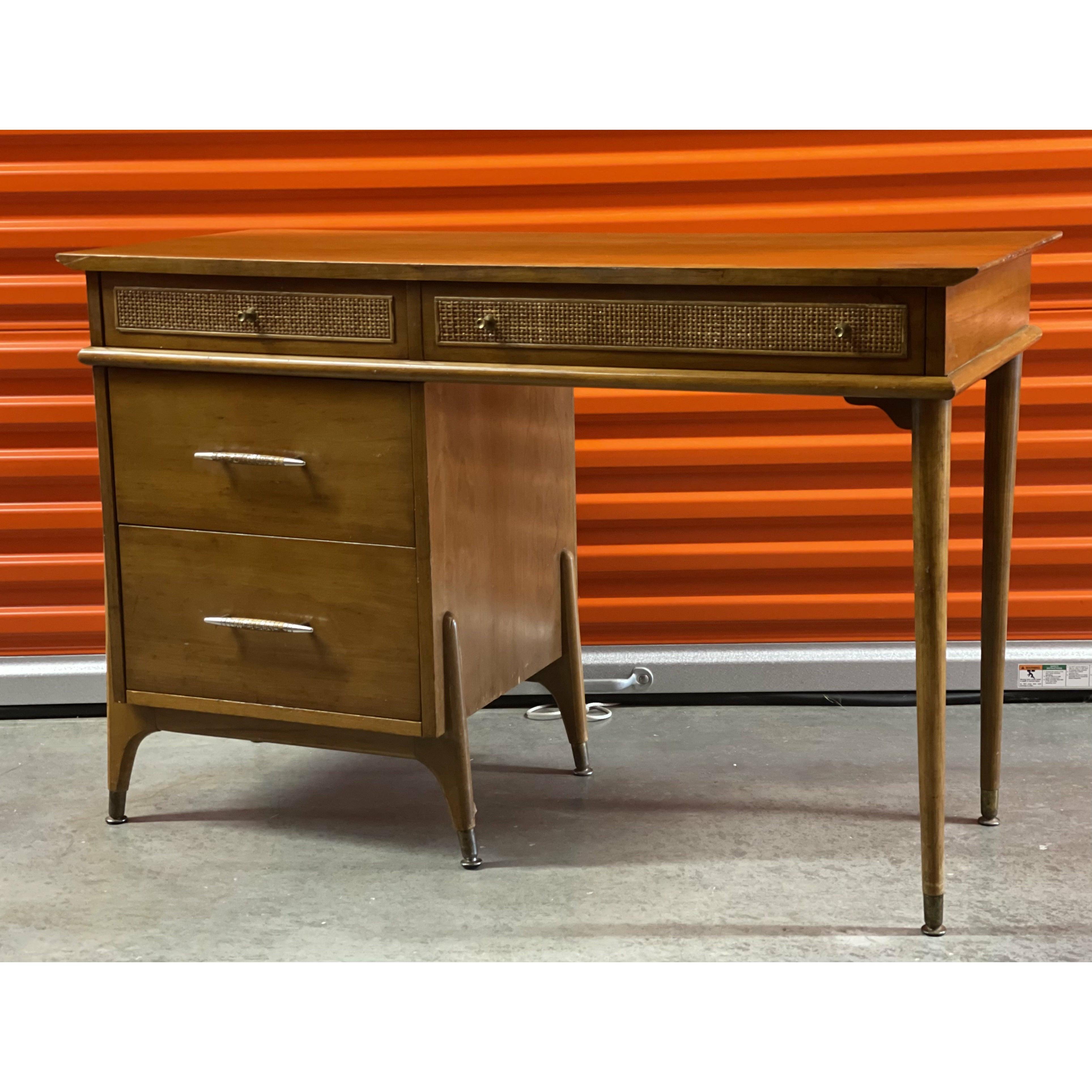 Fine XX secolo Scrivania vintage anni '70 in stile retro Mid Century Modern con dettagli in canna in vendita