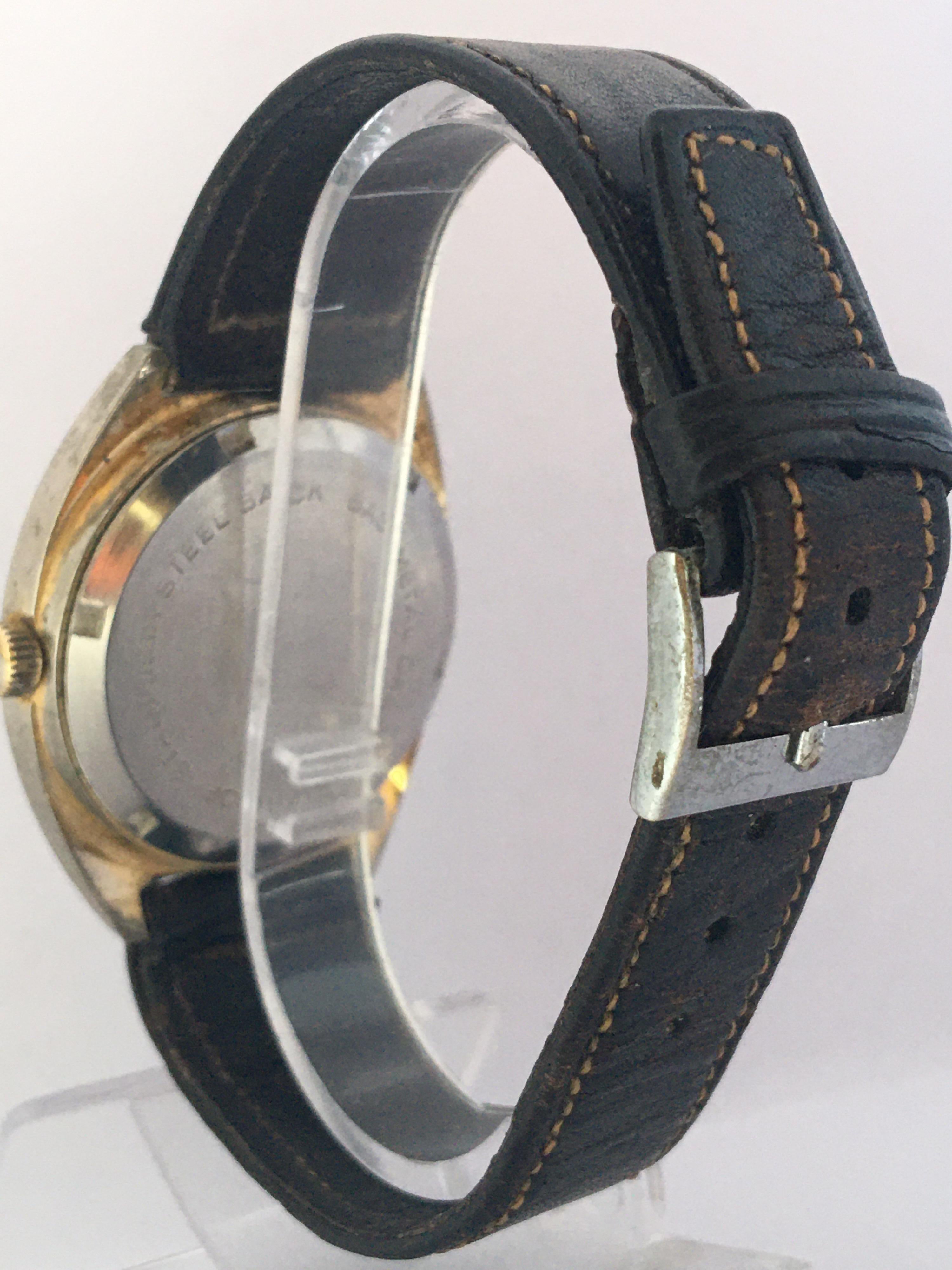 Women's or Men's Vintage 1970s Swiss Mechanical Watch For Sale