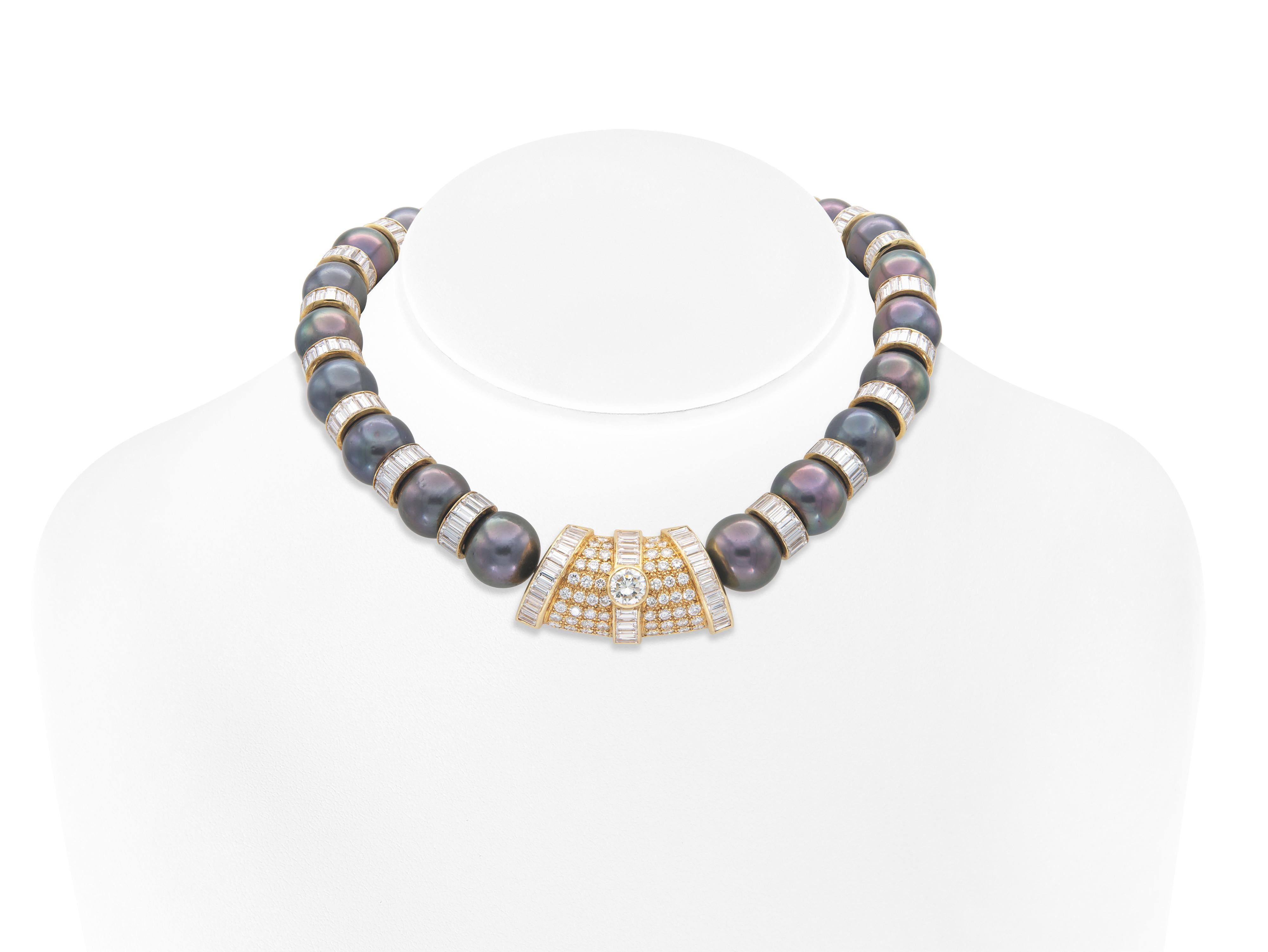 Collar vintage de perlas de Tahití de los años 70 con diamantes Corte redondo en venta