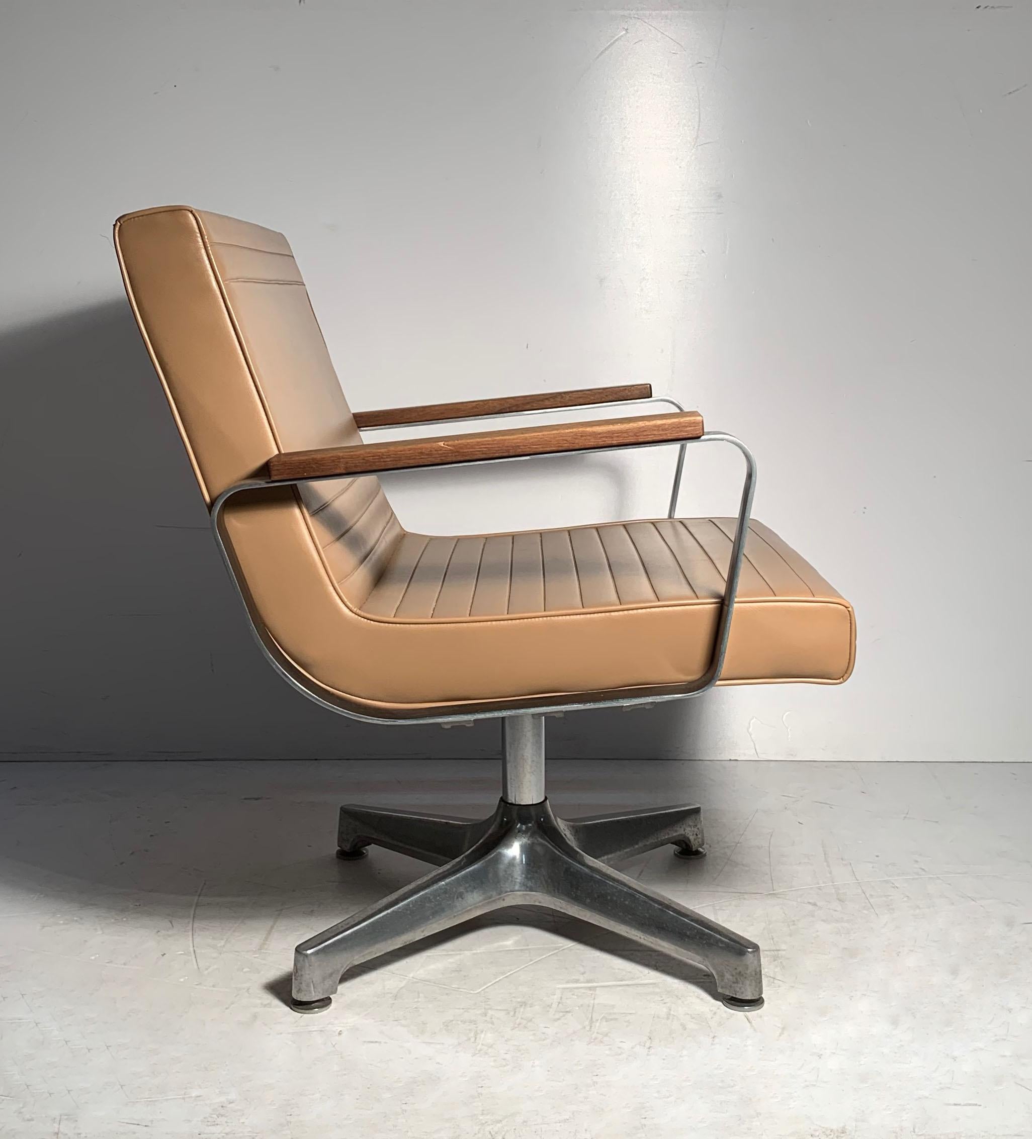 Mid-Century Modern Vintage 1970s Techfab Chromcraft Latte Lounge Chairs For Sale