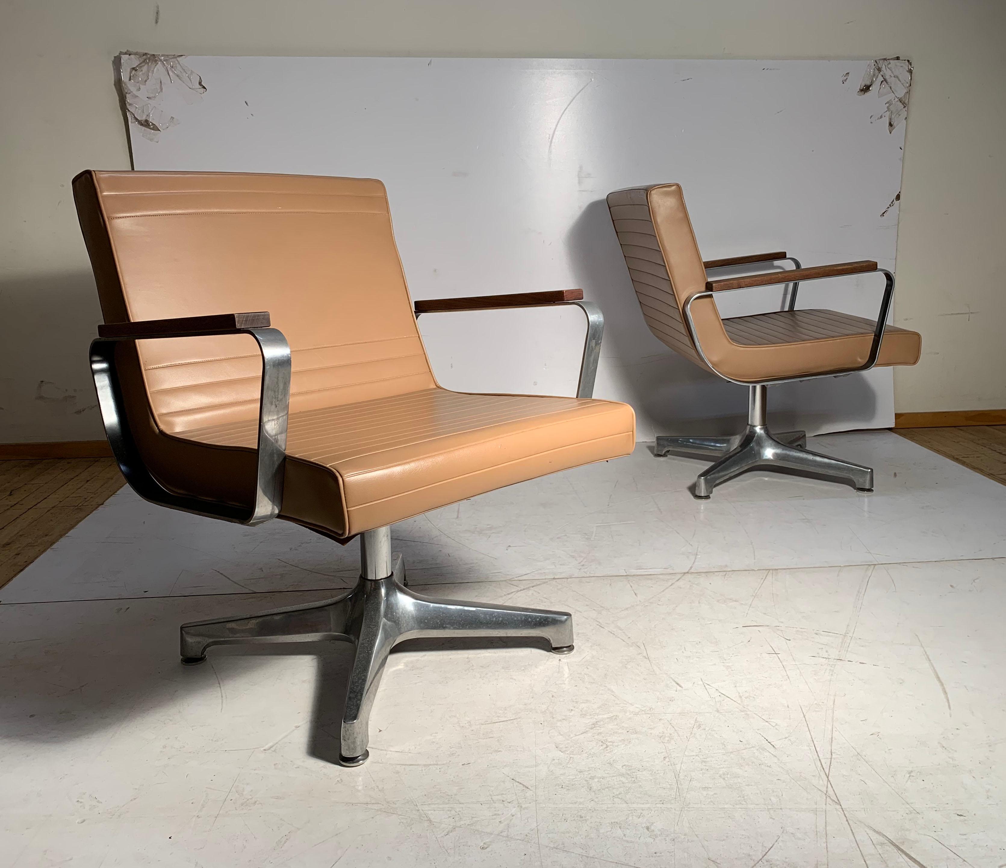 20th Century Vintage 1970s Techfab Chromcraft Latte Lounge Chairs For Sale