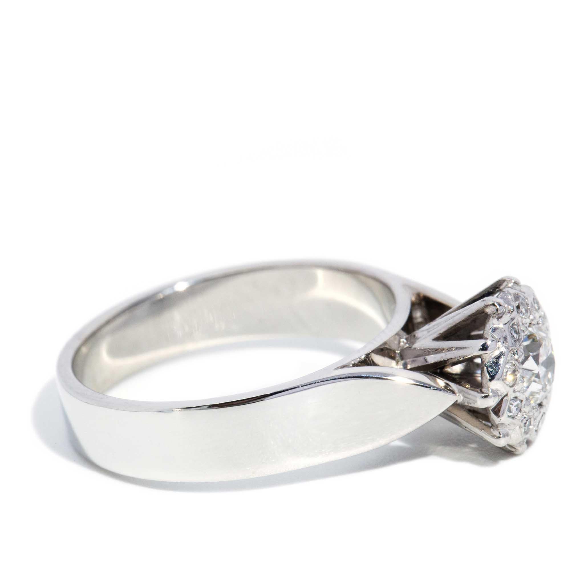 Vintage 1970s Transition& Single  Cut Diamond Cluster Ring 18 Carat White Gold For Sale 1