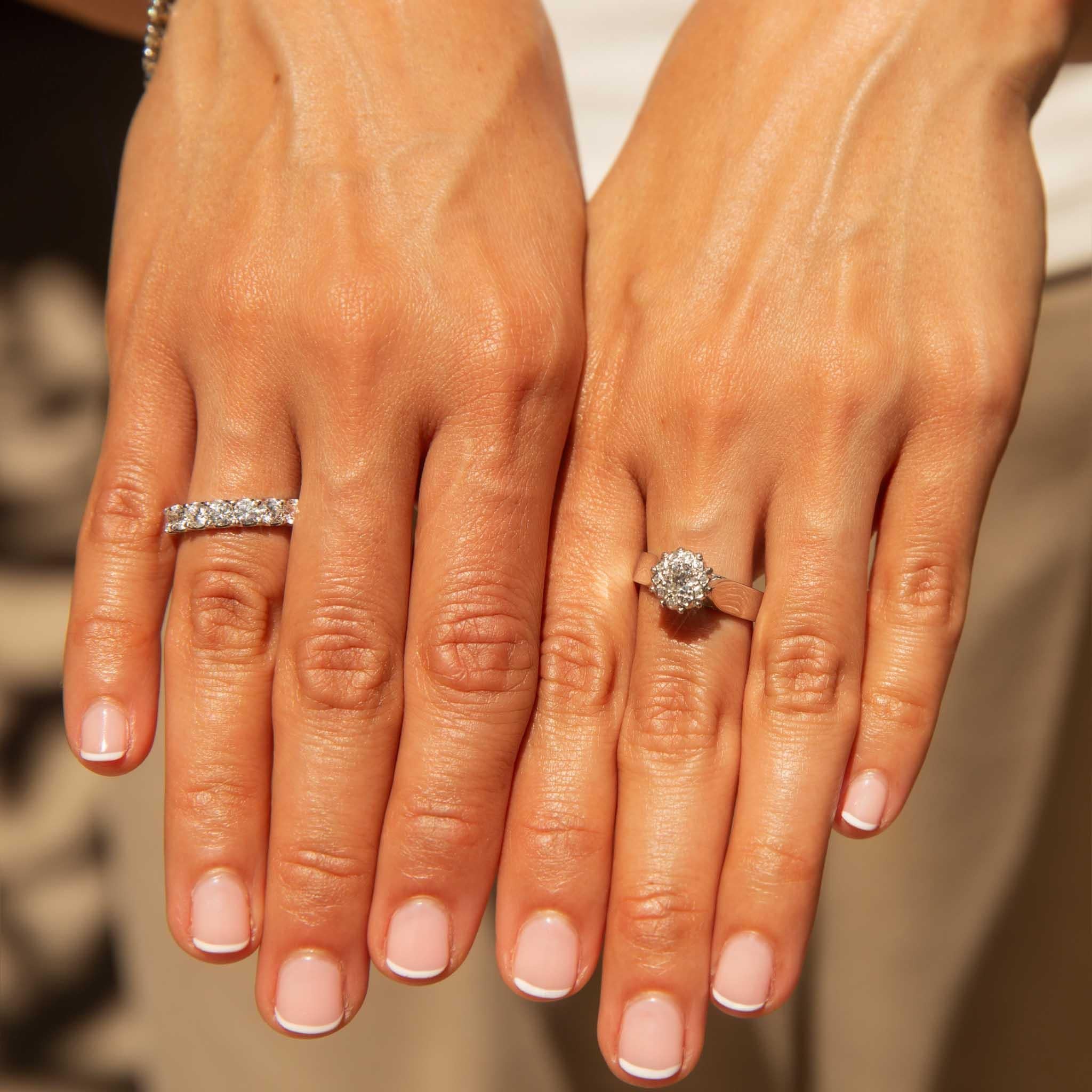 Vintage 1970s Transition& Single  Cut Diamond Cluster Ring 18 Carat White Gold For Sale 2