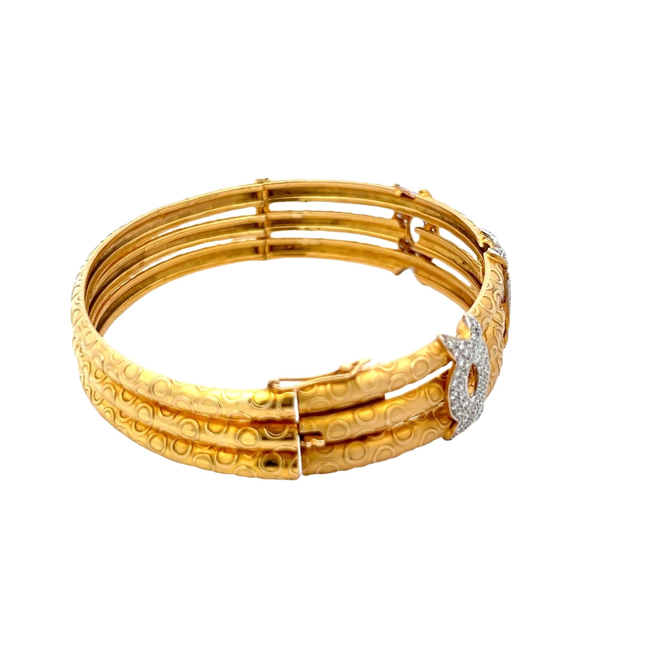 Vintage 1970 Triple Row Diamond Bangle en or jaune 18K, 1.75ct Excellent état - En vente à Miami, FL