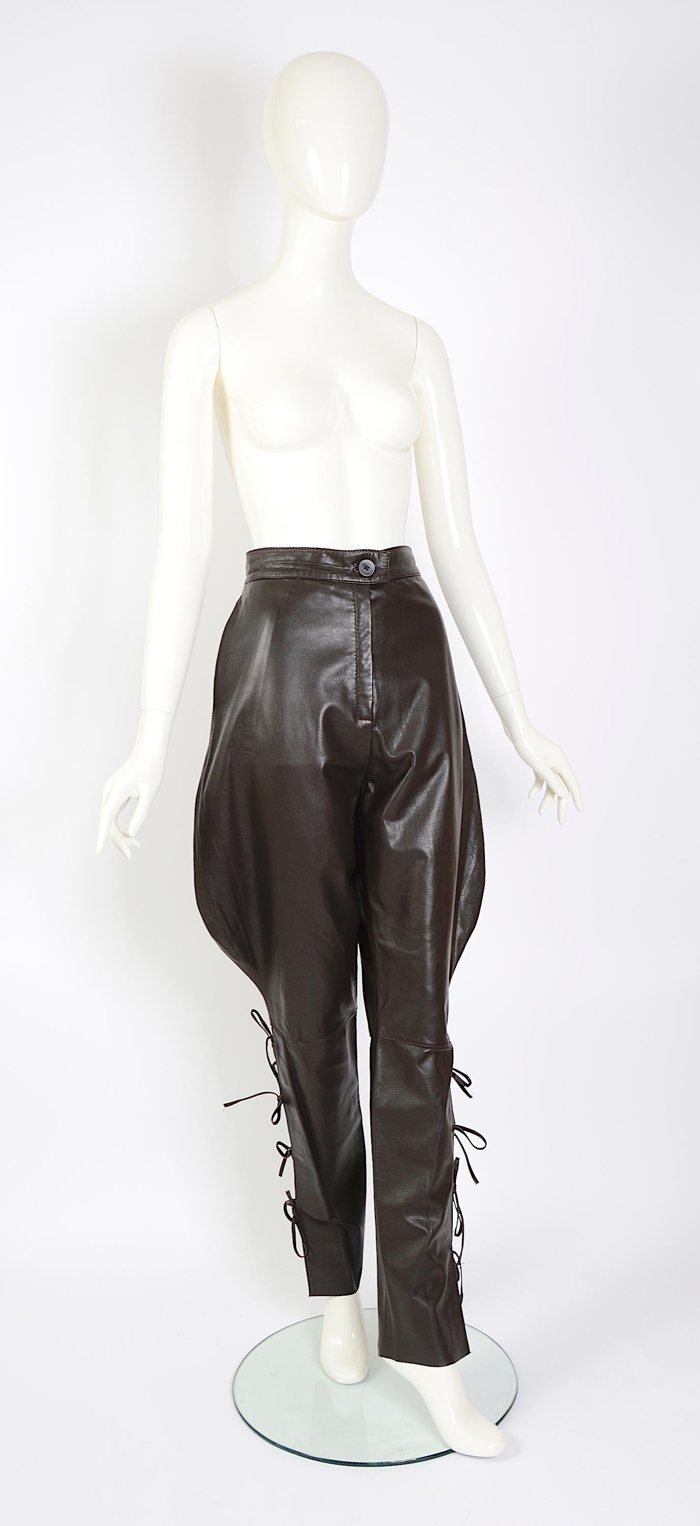 Vintage 1980s unsigned exquisite inspired equestrian Jodhpur style brown leather pants.
Crafted from the most supple and luxurious brown leather.
Chanel pioneered the trend, and later, renowned designers like Jean Paul Gaultier, Hermes, Ralph