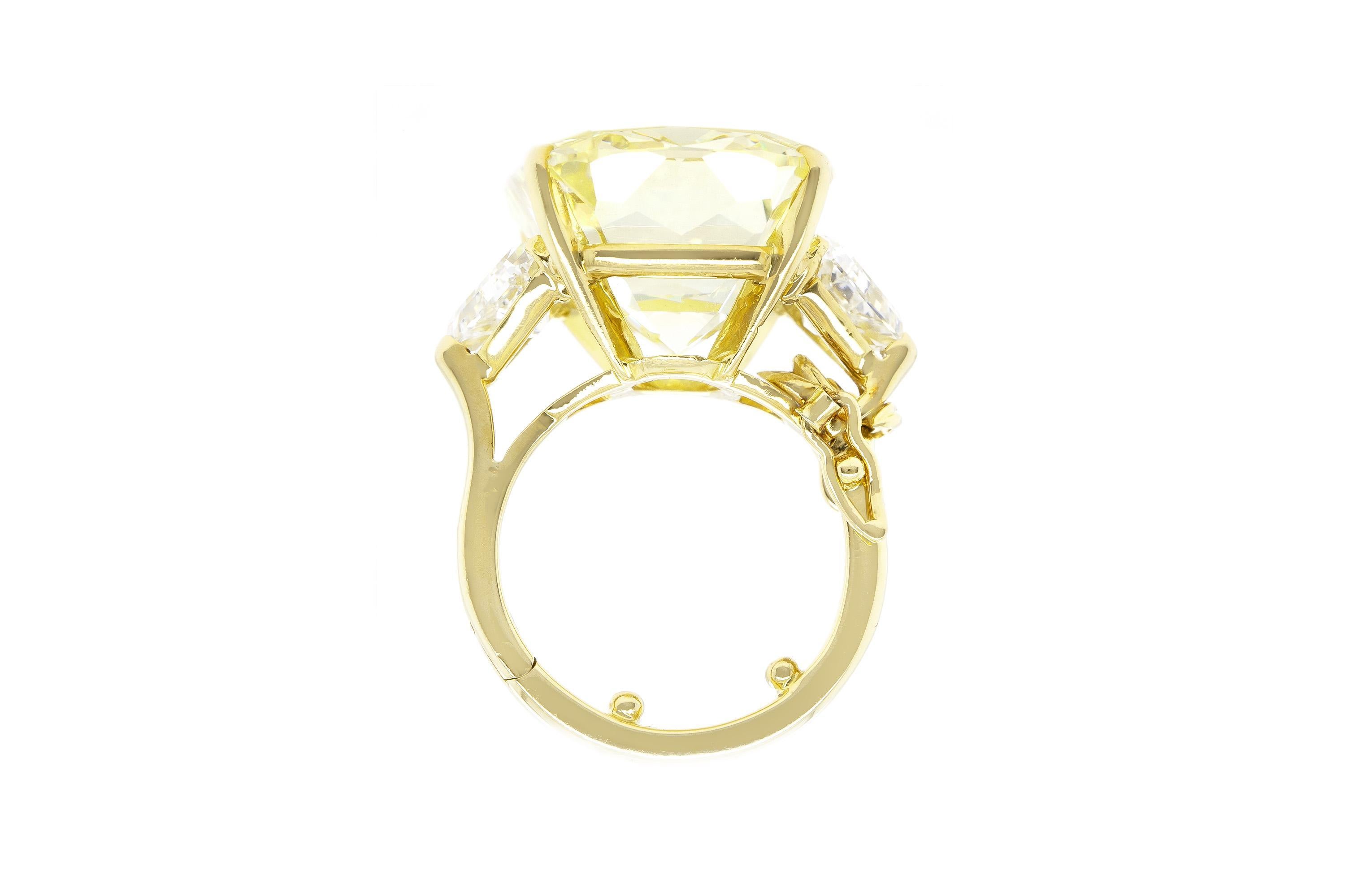 Anello con diamanti gialli taglio cuscino vintage anni '70 Van Cleef & Arpels 24,29 carati In condizioni buone in vendita a New York, NY