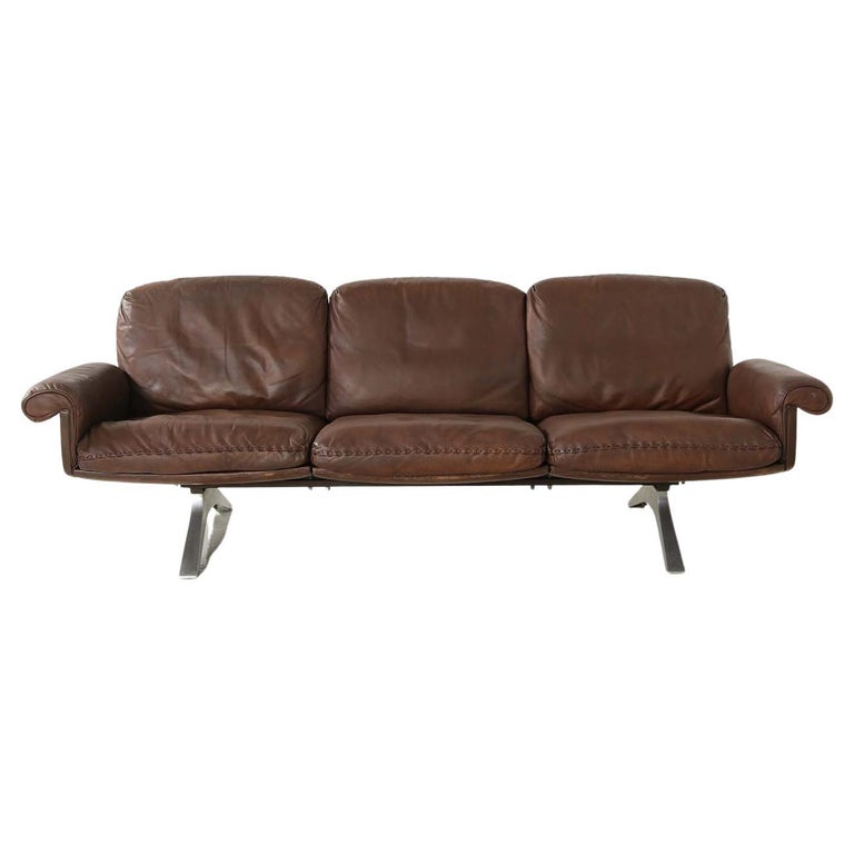 Vintage 1970s De Sede DS 31 Designer Sofa Dark Cognac Brown Leather Couch For Sale