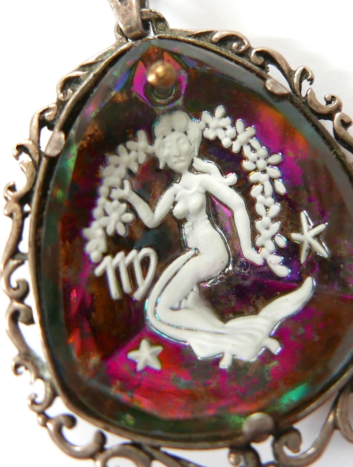 Vintage 1970s Virgo Mermaid Carved Glass & Indian Silver Pendant In Excellent Condition For Sale In London, GB