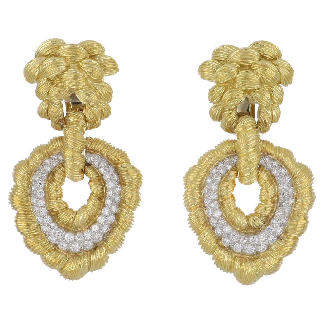 Pendientes aldaba vintage años 70 Wander de oro de 18 quilates y diamantes en venta