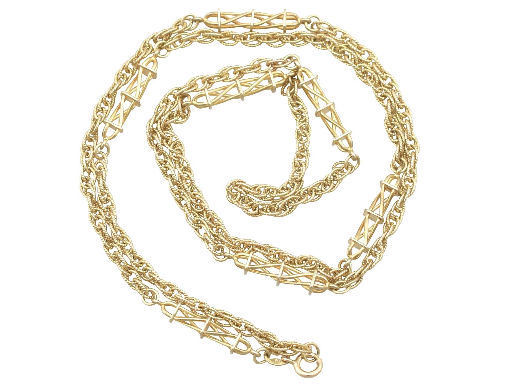 An impressive vintage 9 karat yellow gold rope chain with 10 karat yellow gold clasp; part of our diverse vintage jewelry and estate jewelry collections.

This fine and impressive rope chain has been crafted in 9k yellow gold.

The Singapore style