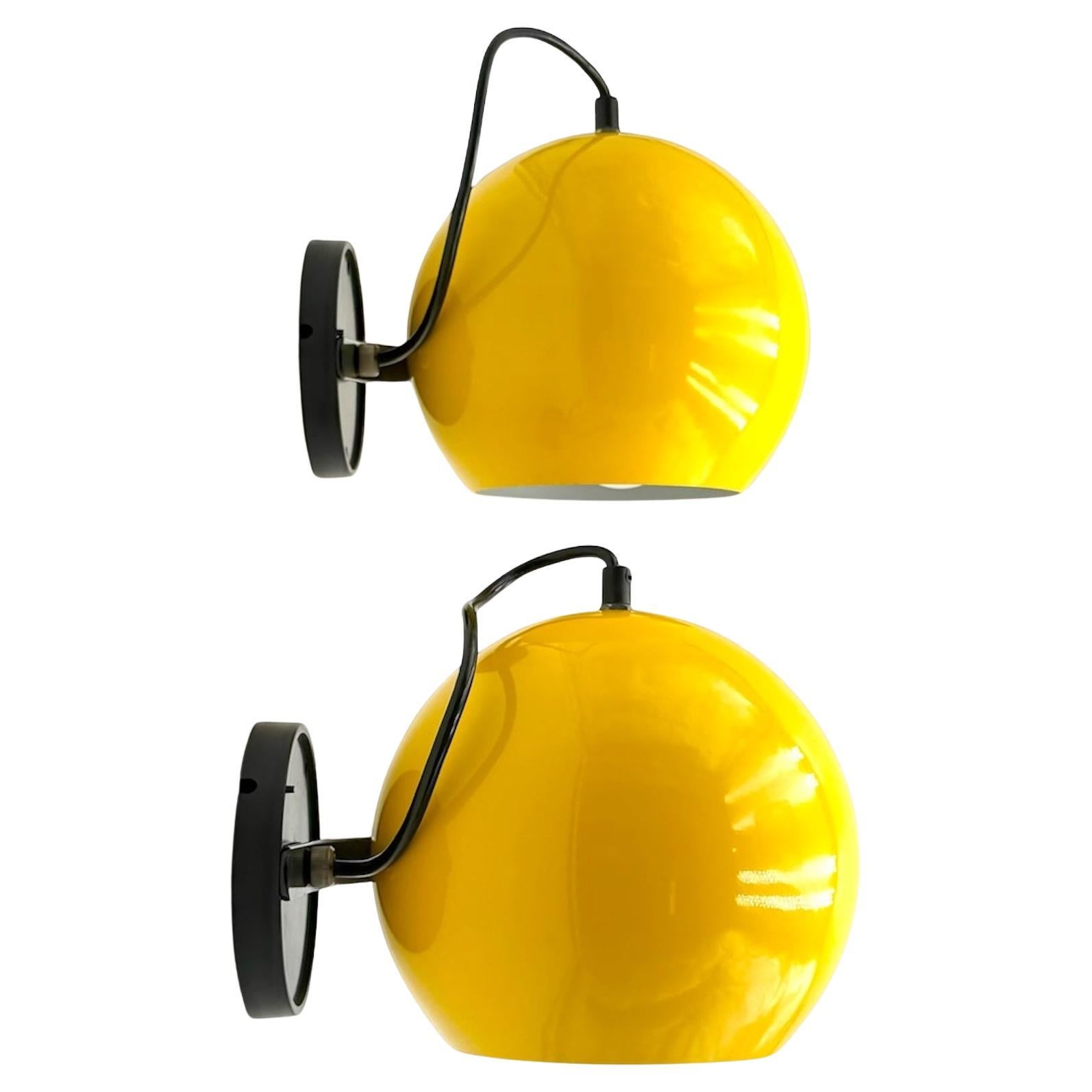 Vintage 1970s Yellow Wall Lamps by Emmedi, Diseño Italiano Nuevo Viejo Stock en venta
