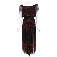 Vestito vintage anni '80 di Zandra Rhodes, dipinto a mano, in seta nera e fucsia, senza spalla